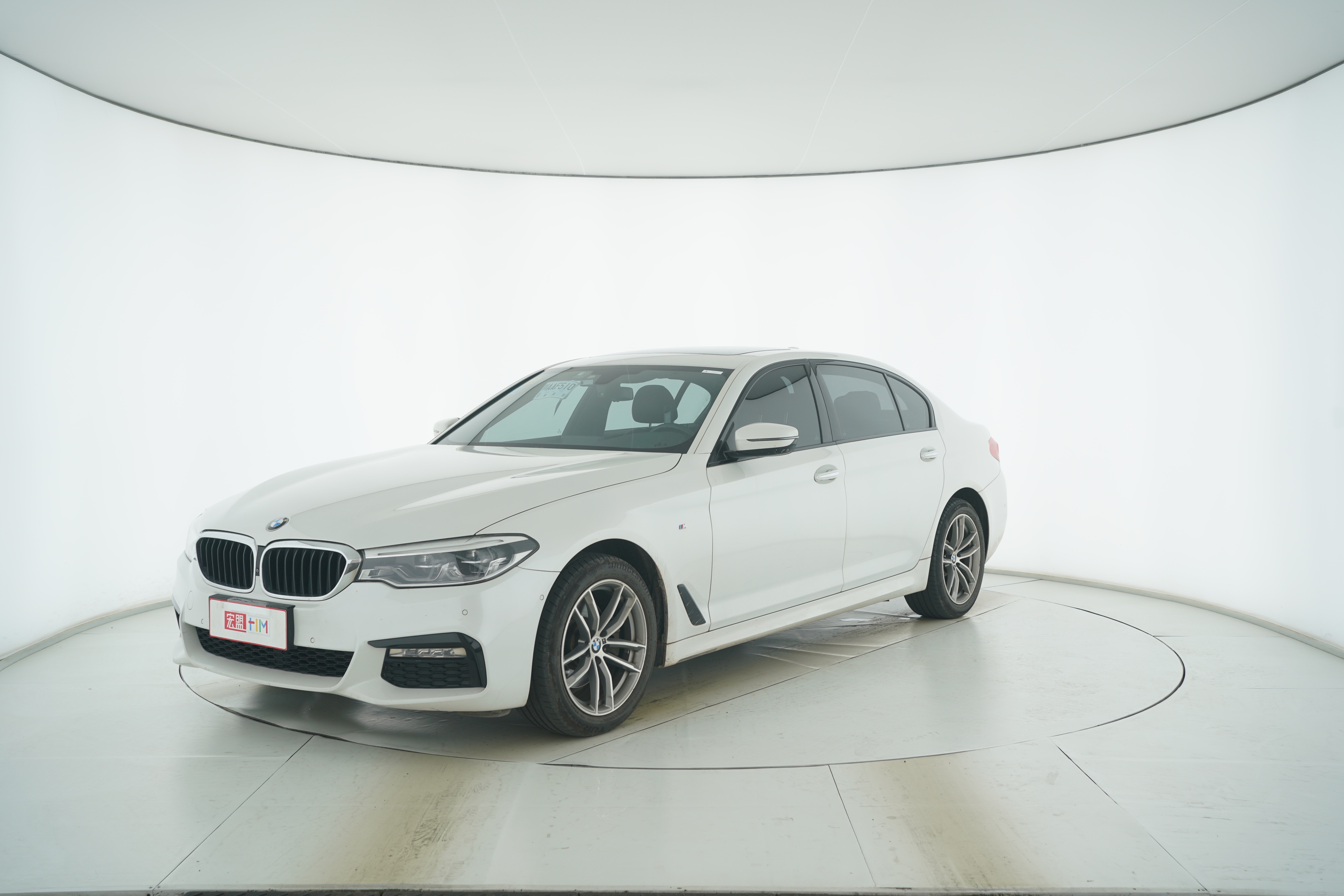 BMW 5 Series 2018 — фото 1