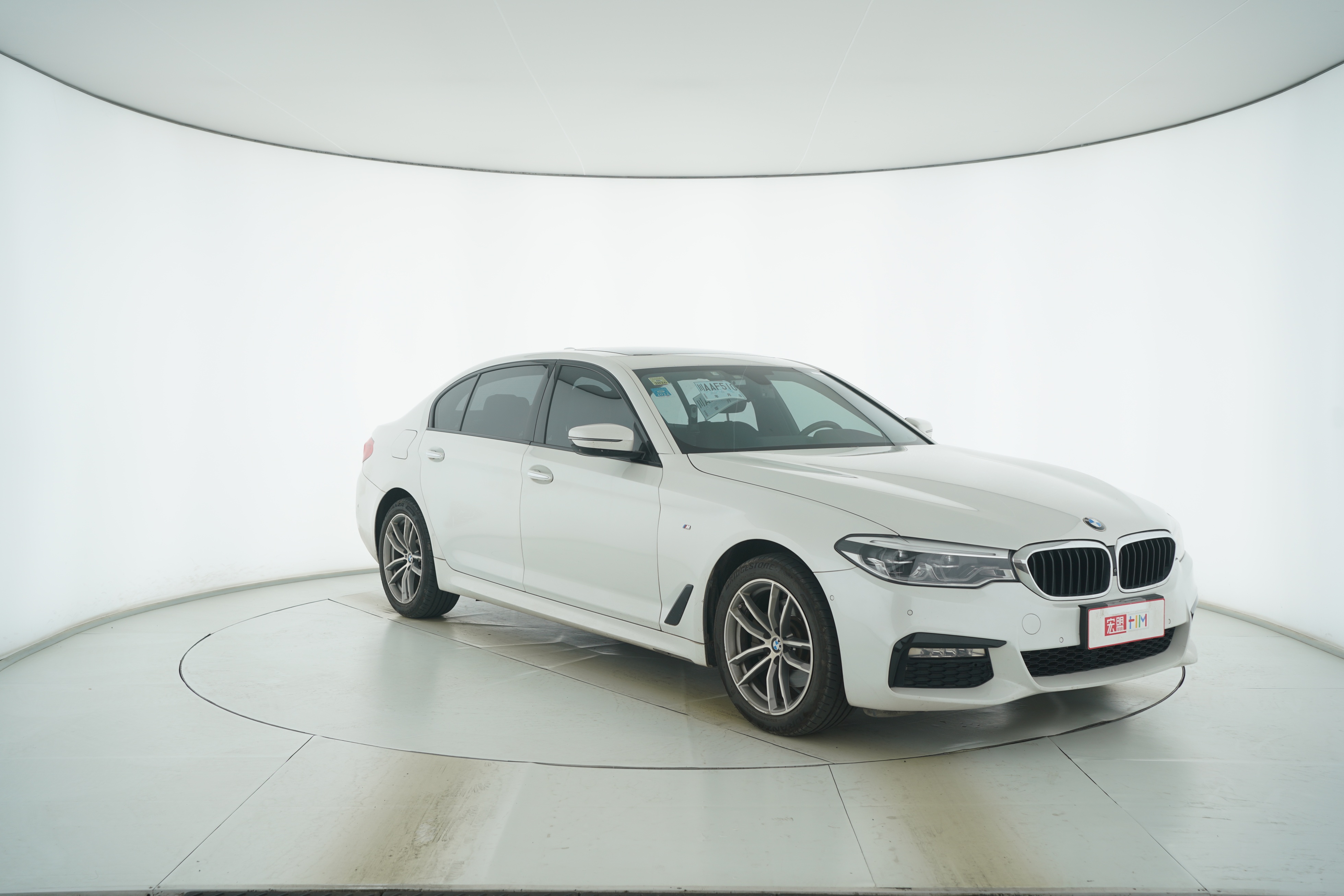 BMW 5 Series 2018 — фото 2