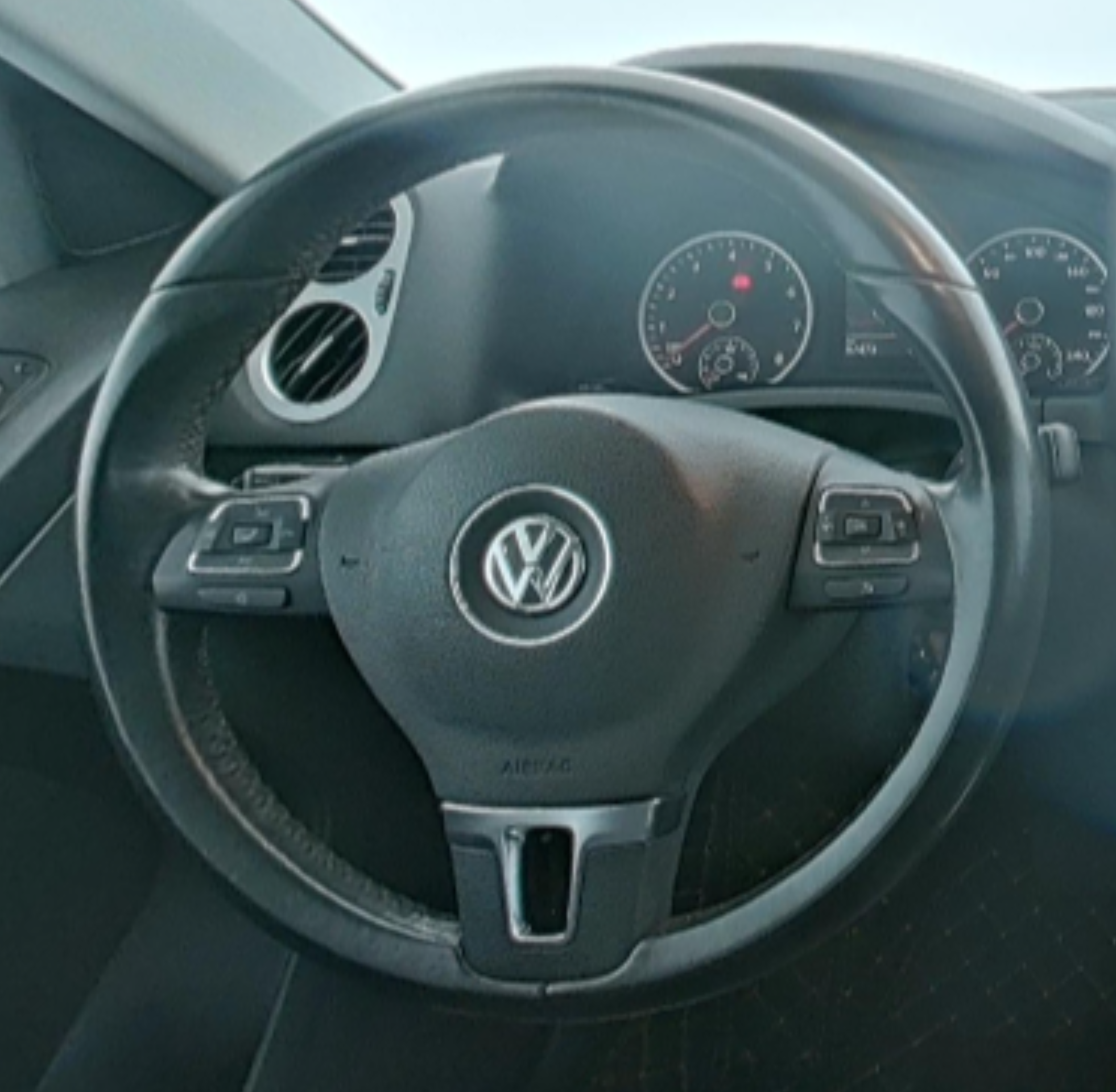 Volkswagen Tuguan 2015 — фото 10