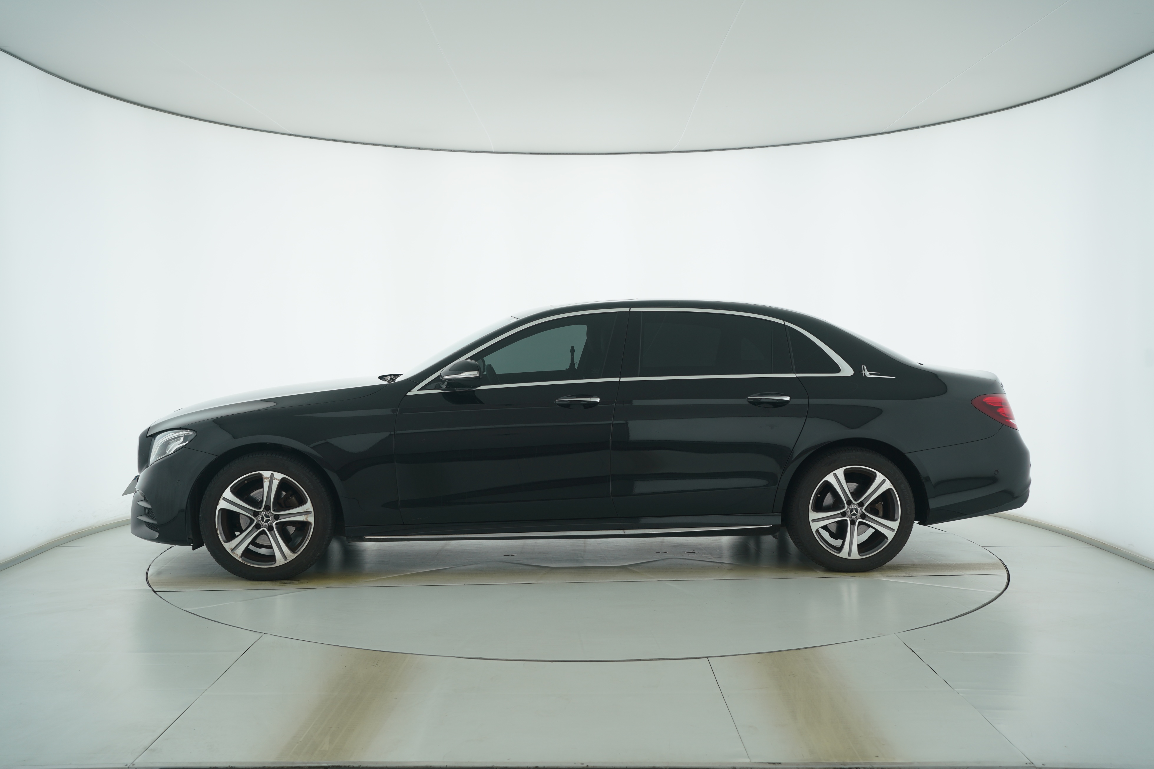 Mercedes Benz E-Class 2016 — фото 7