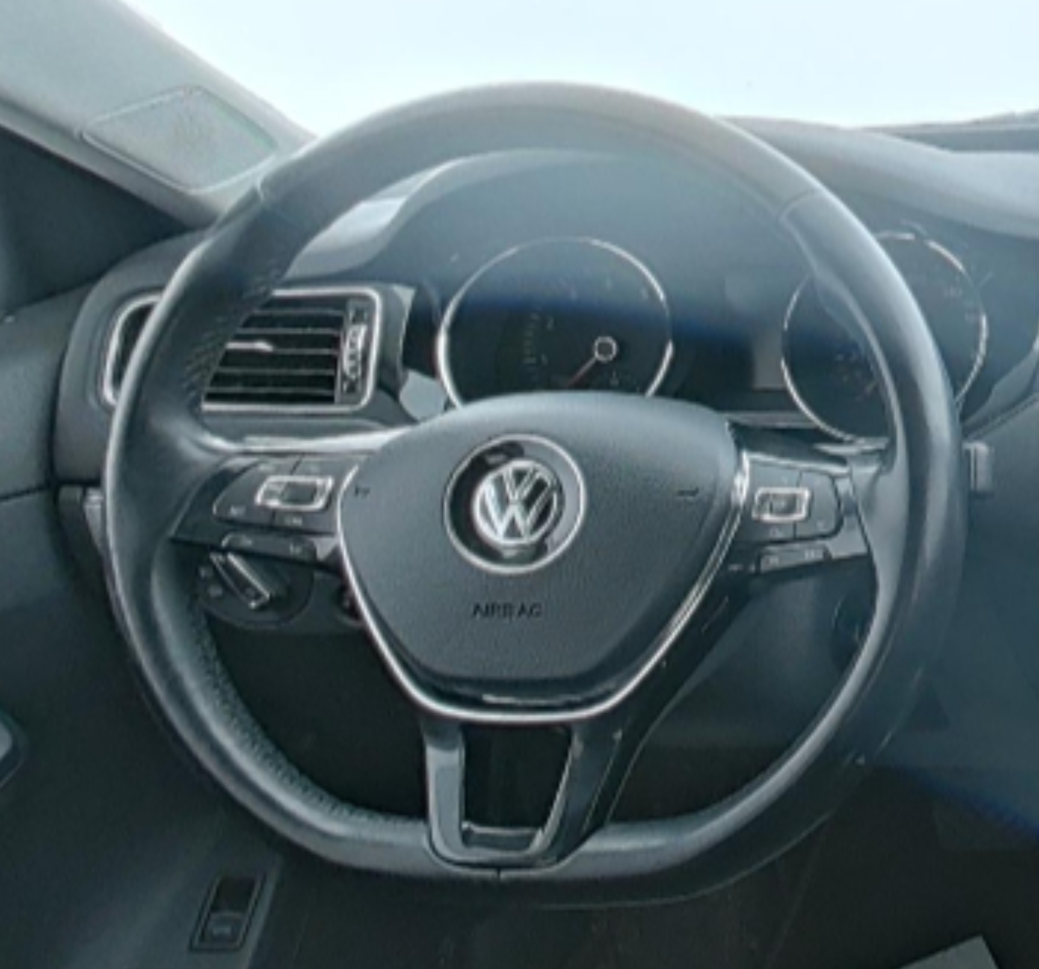 Volkswagen Jetta 2017 — фото 10
