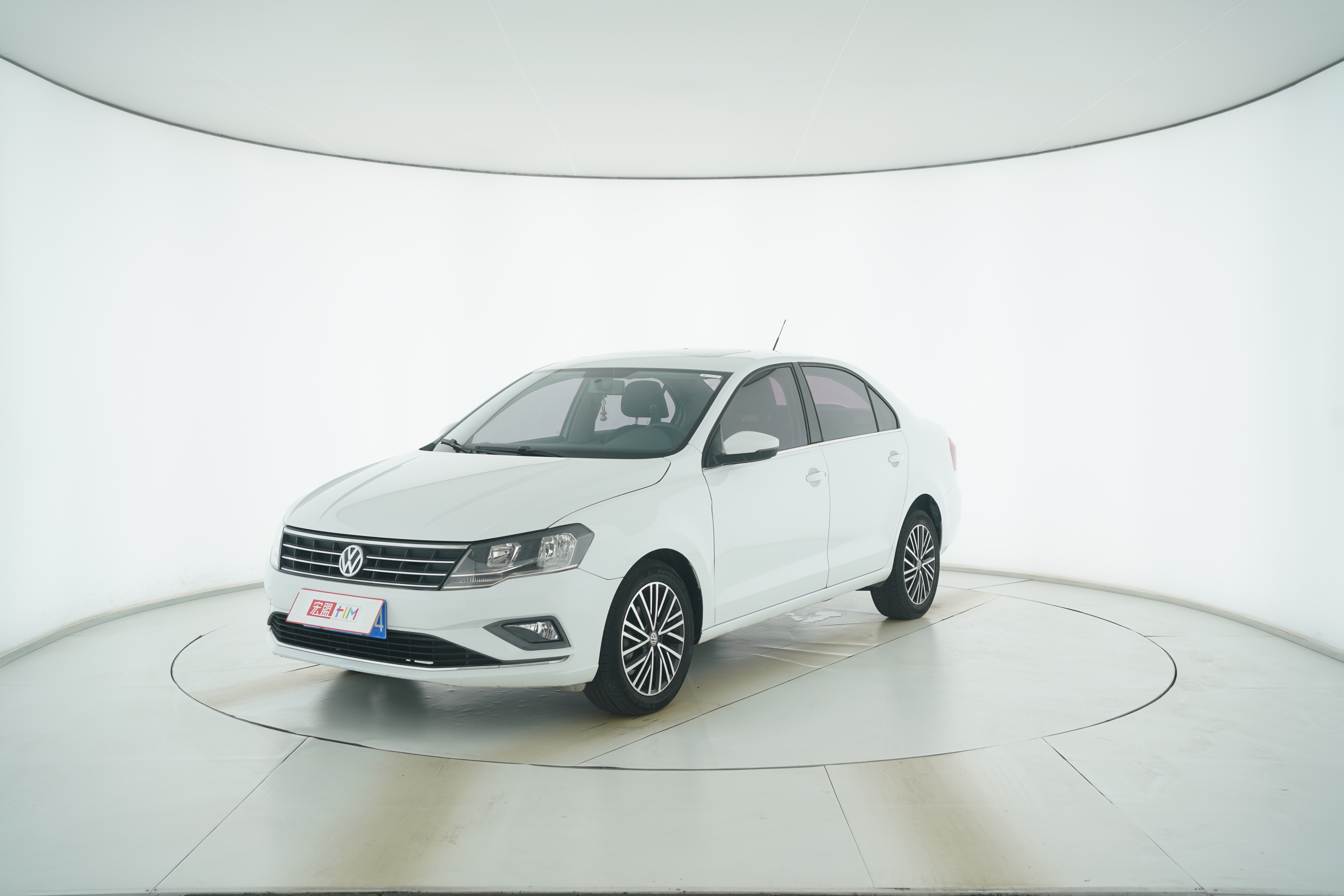 Volkswagen Jetta 2019 — фото 1