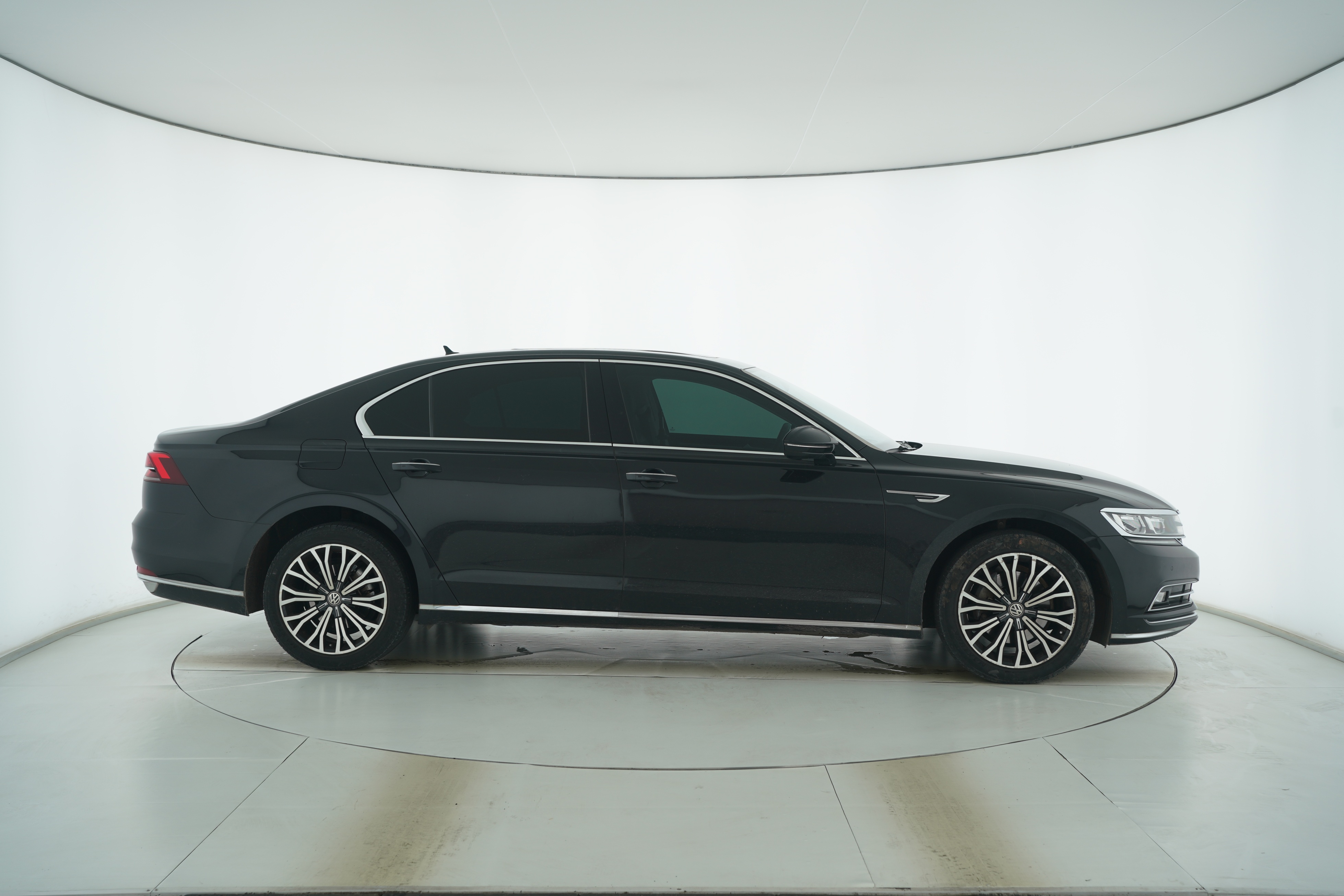 Volkswagen Phideon 2018 — фото 8