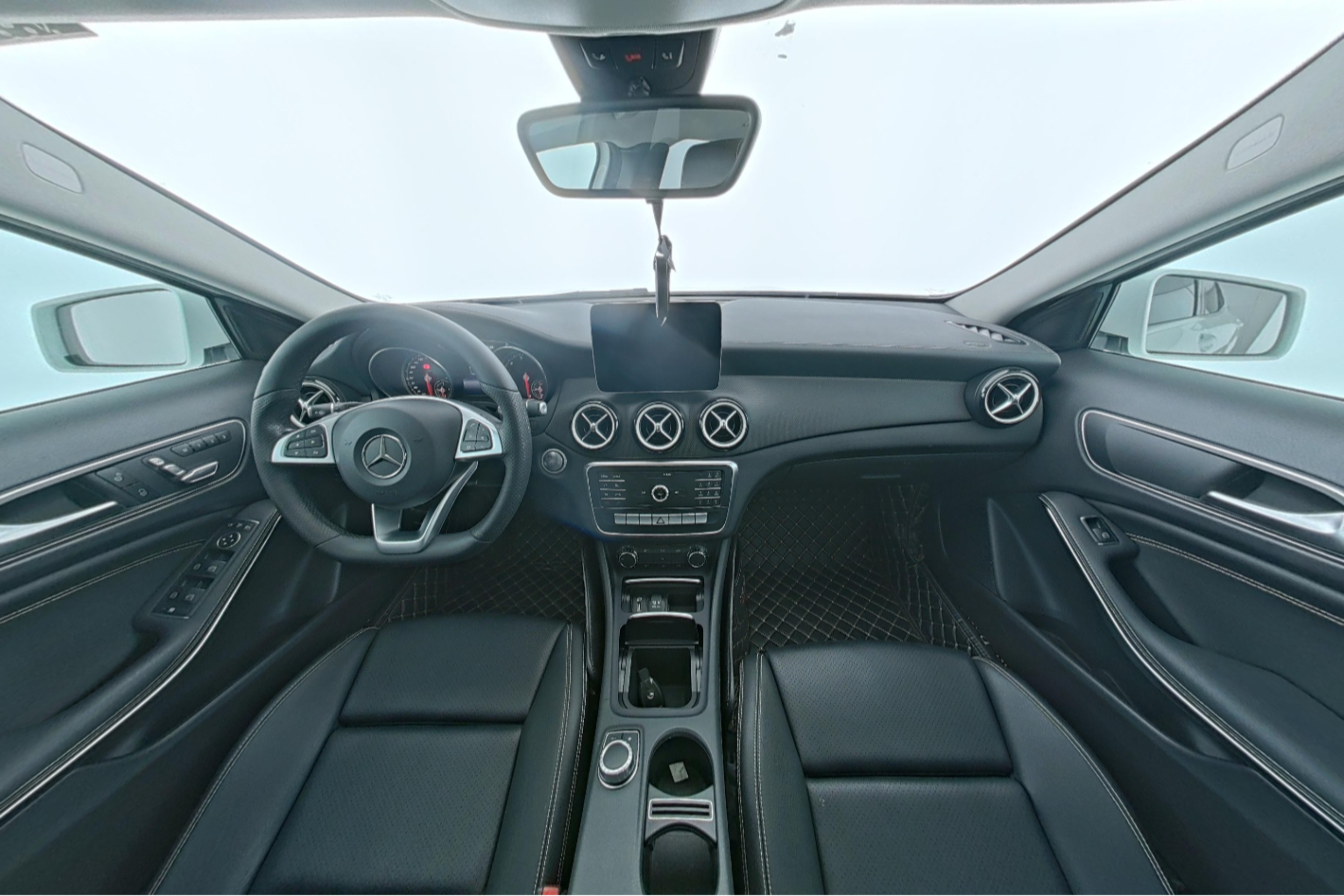 Mercedes Benz GLA 2019 — фото 9