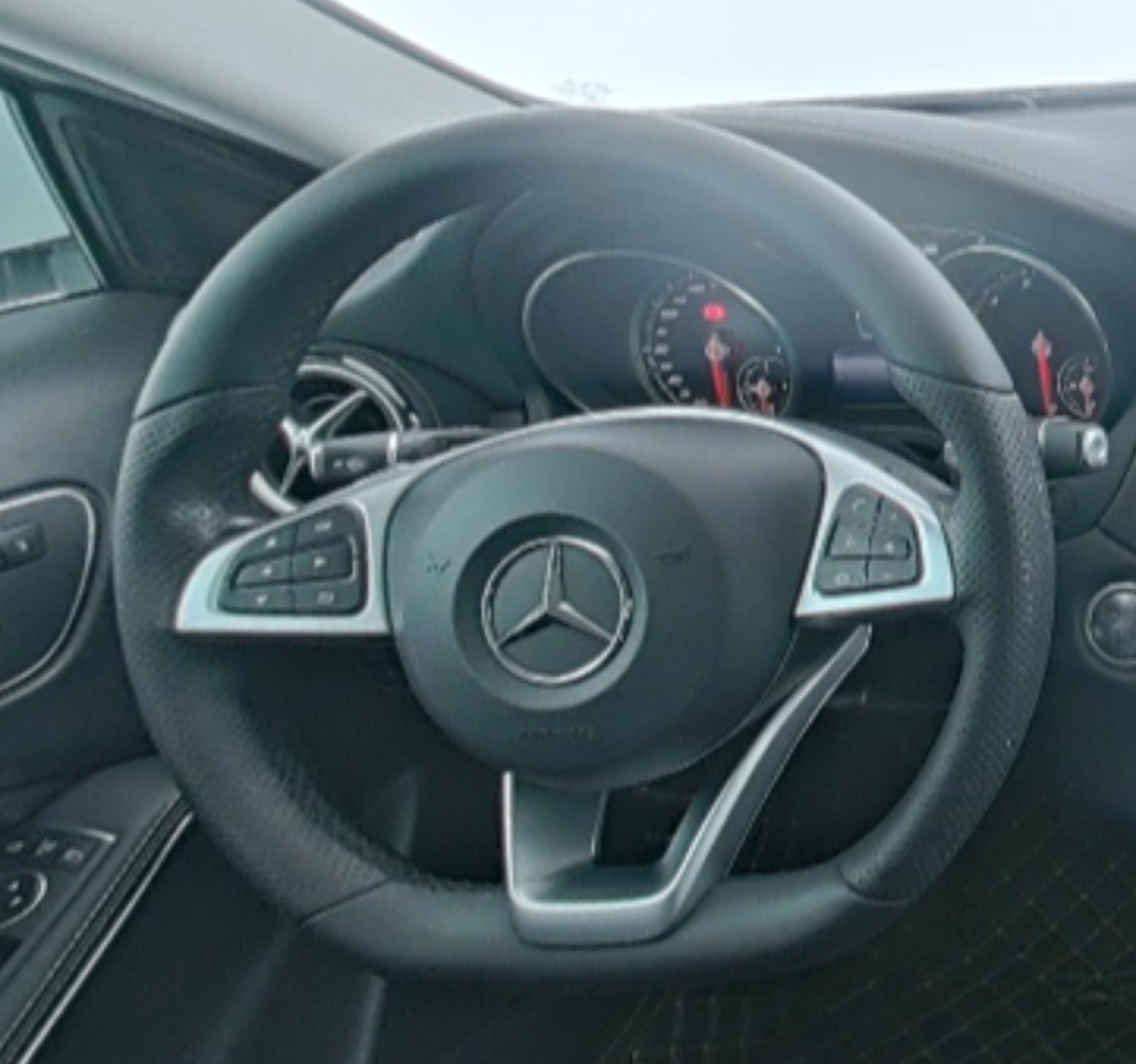 Mercedes Benz GLA 2019 — фото 10
