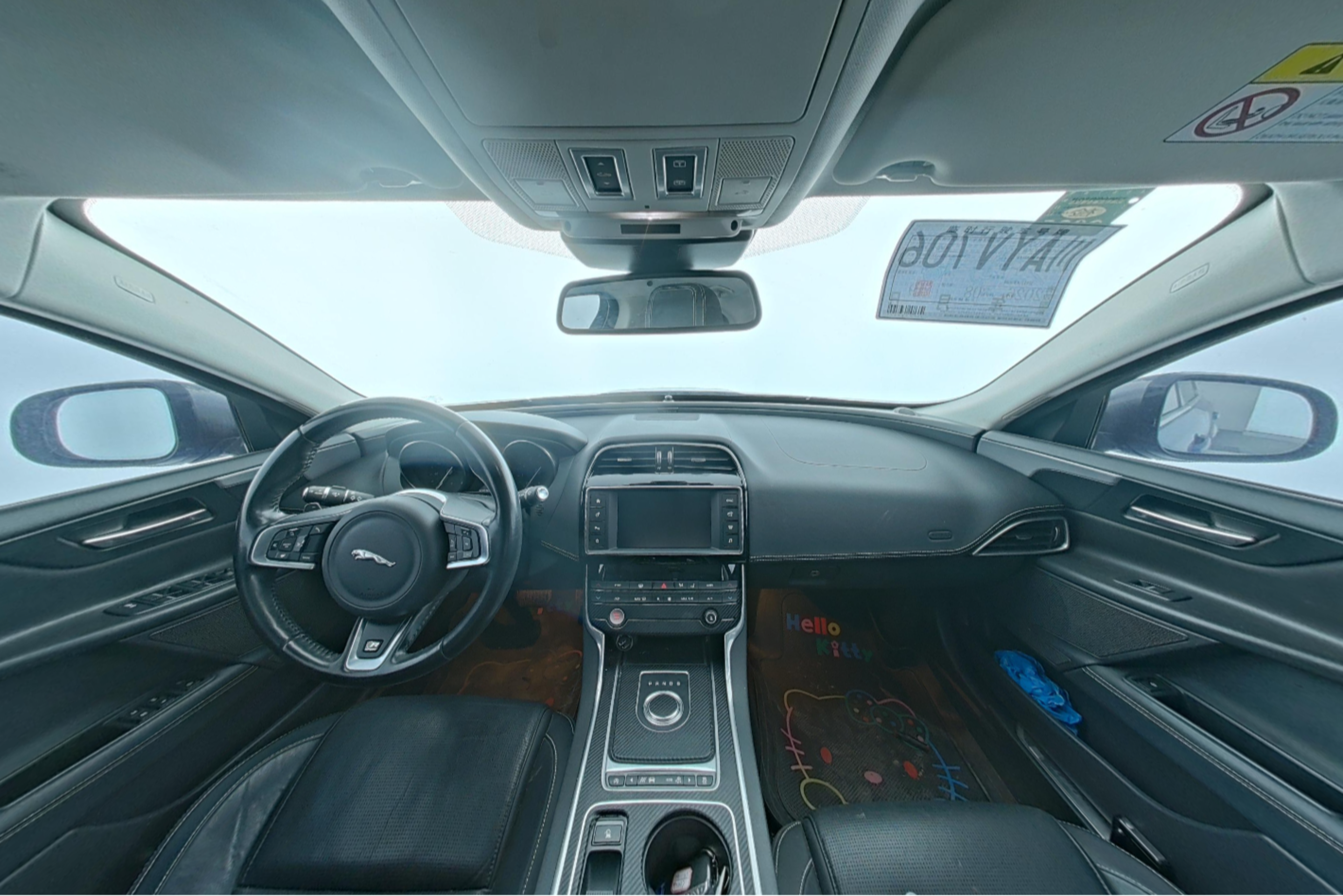 Jaguar XE 2017 — фото 9