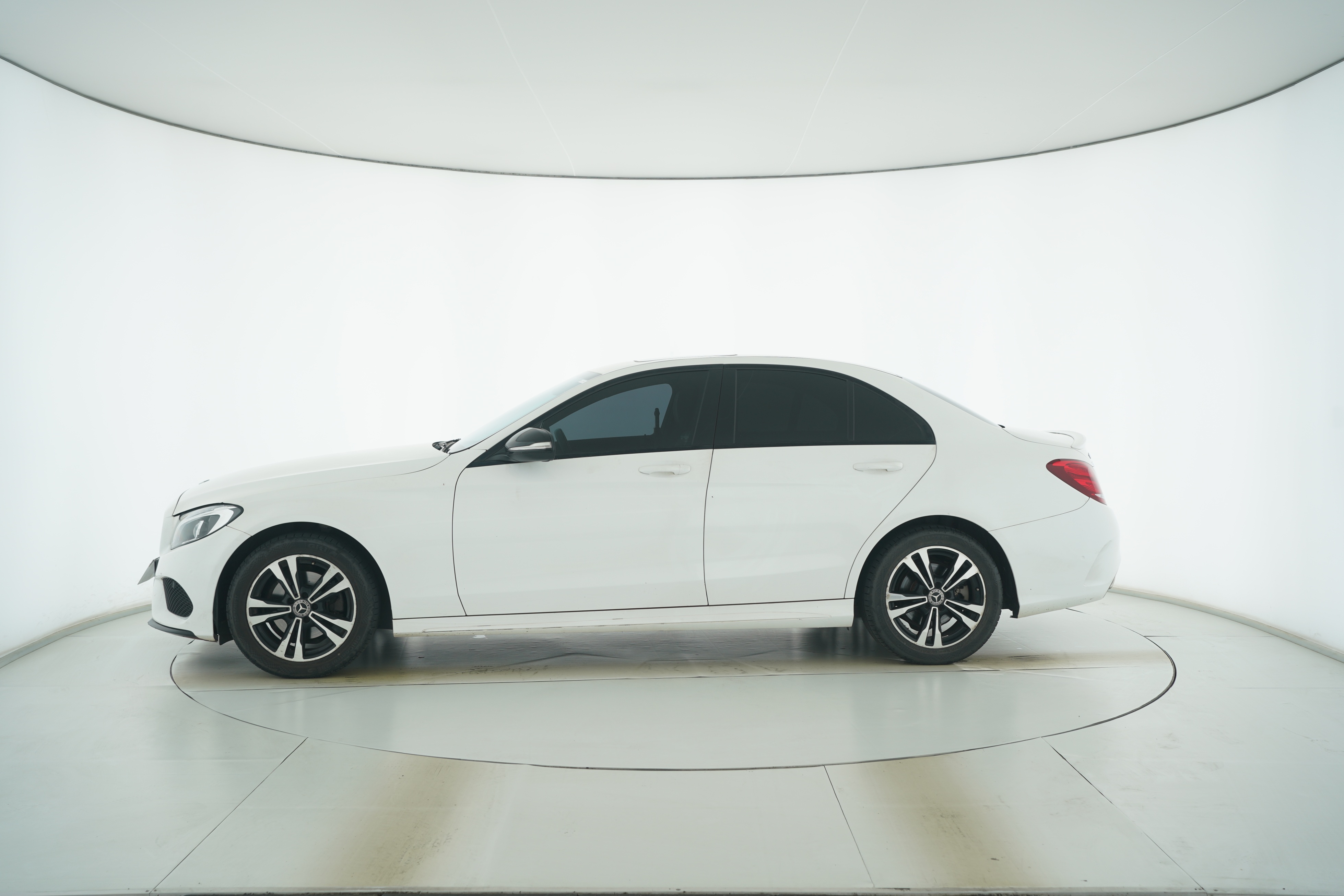 Mercedes Benz C-Class 2018 — фото 7