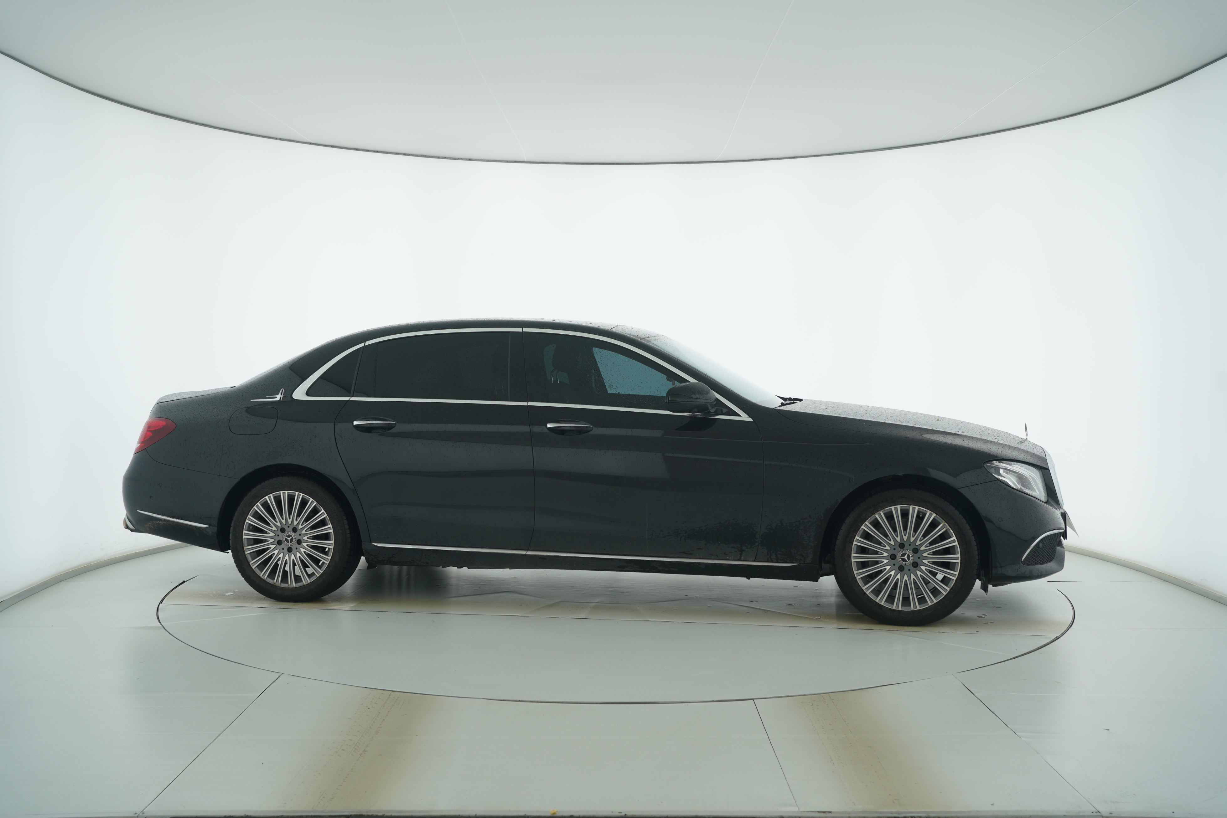 Mercedes Benz E-Class 2020 — фото 8