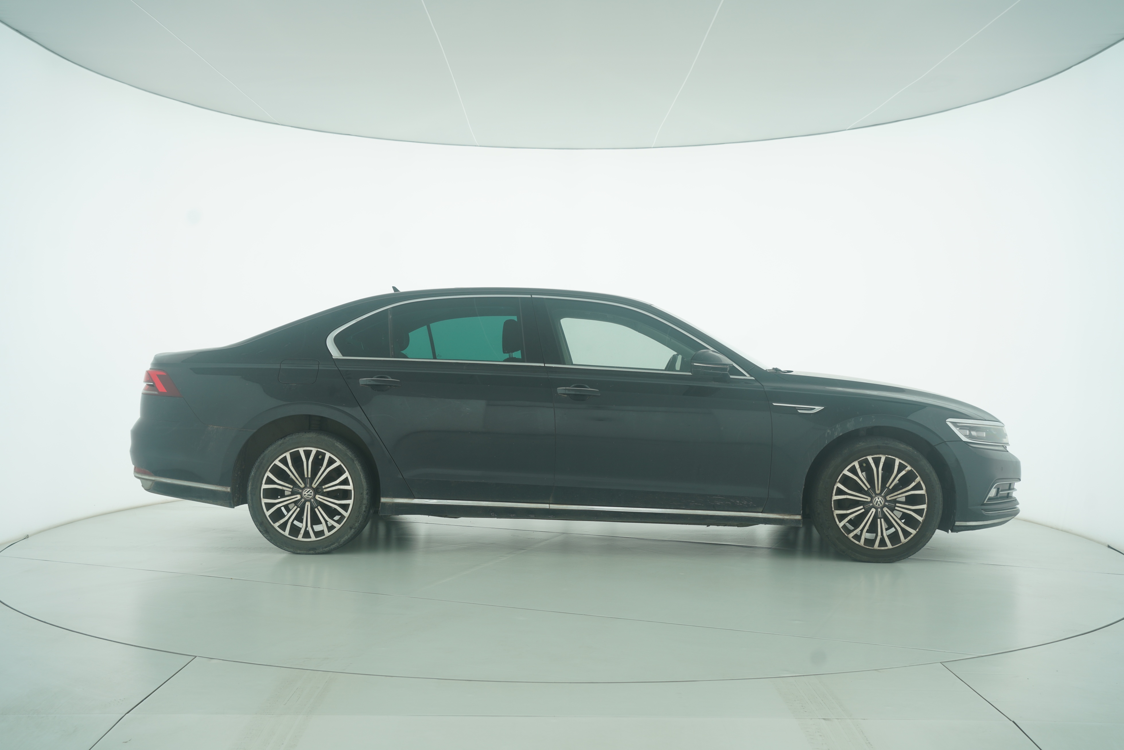 Volkswagen Phideon 2016 — фото 8