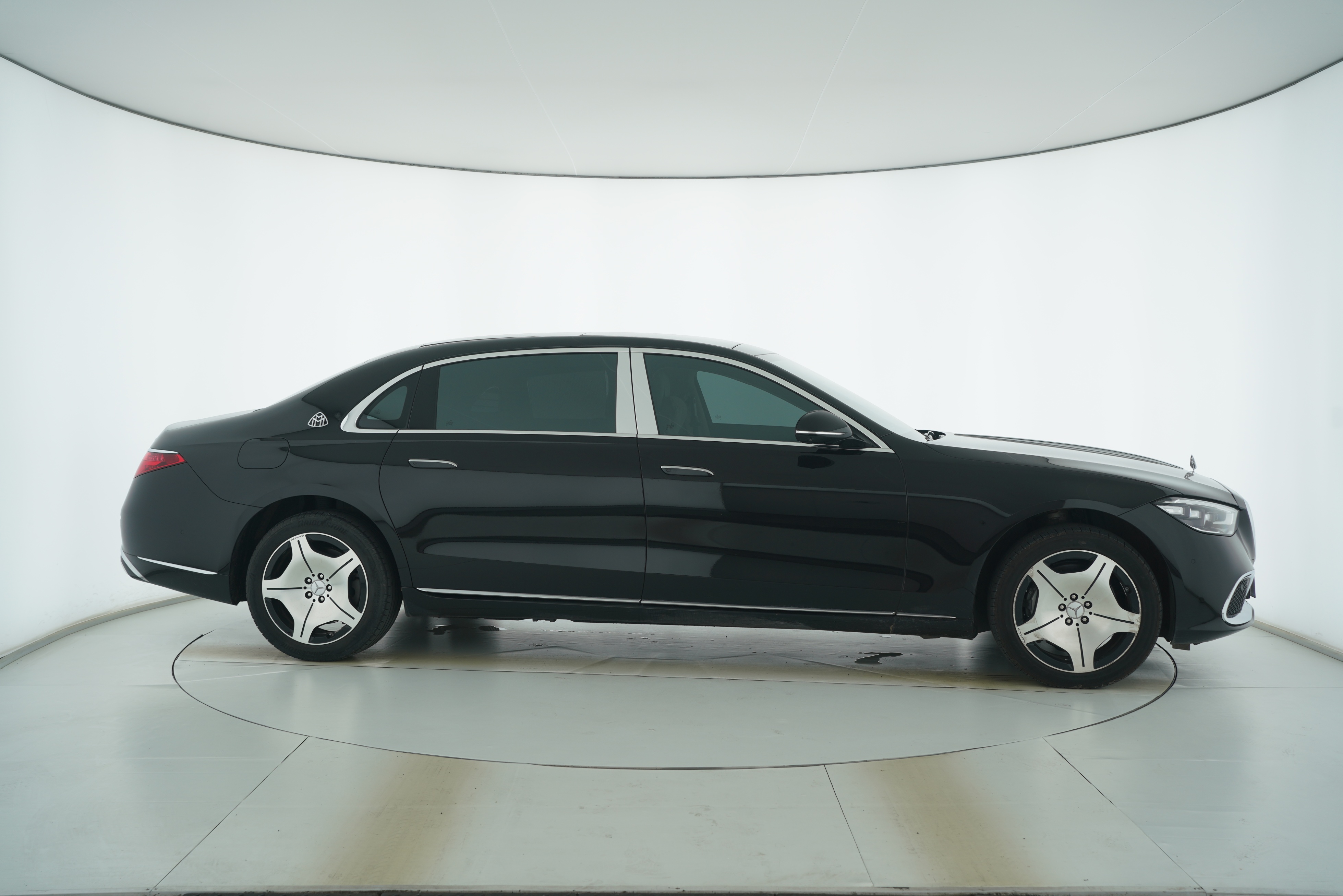 Mercedes Benz Maybach S-Class 2023 — фото 8