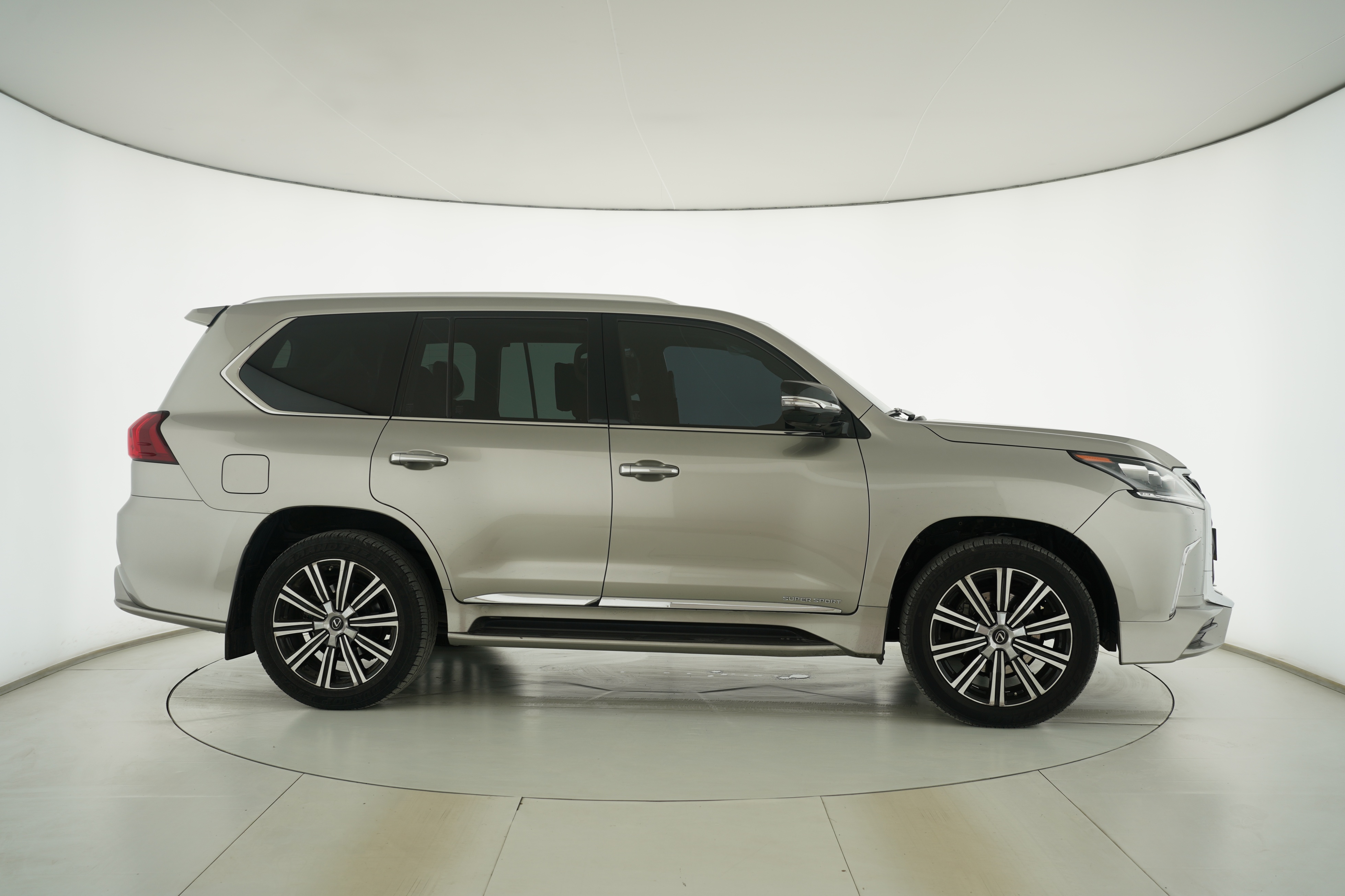 Lexus LX 2016 — фото 8
