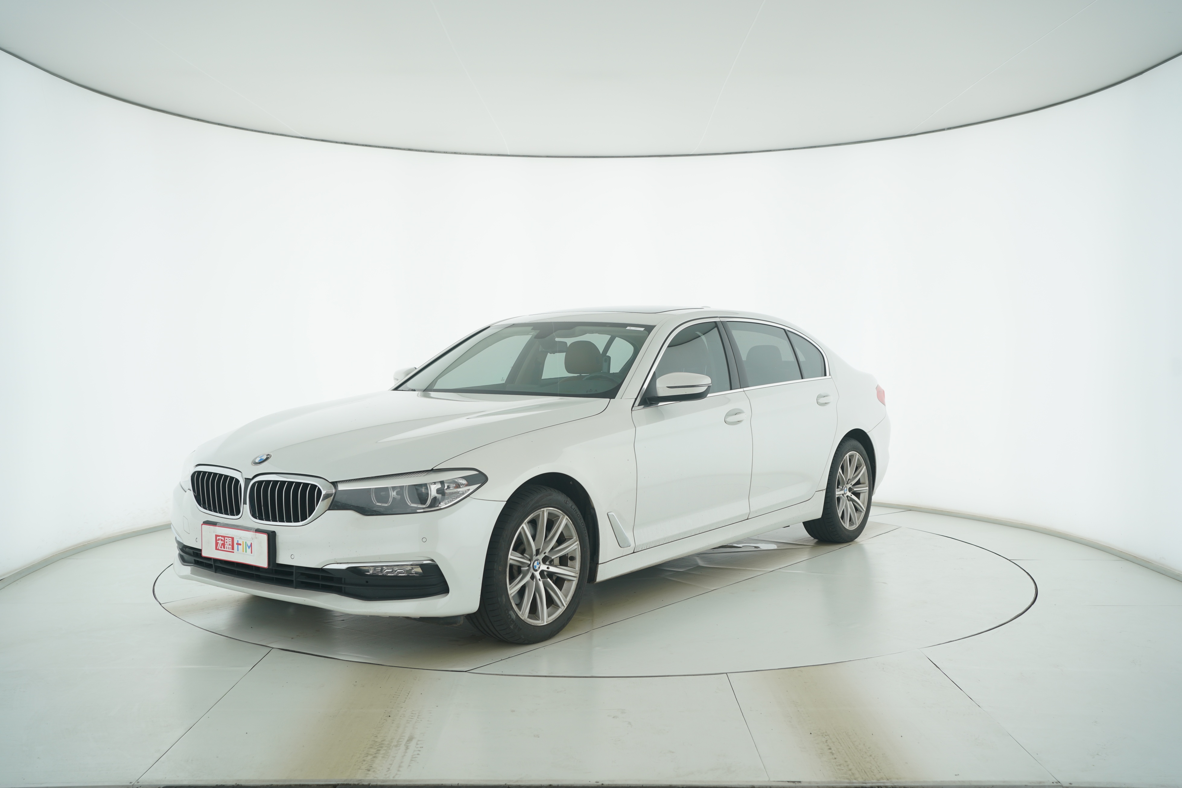 BMW 5 Series 2018 — фото 1