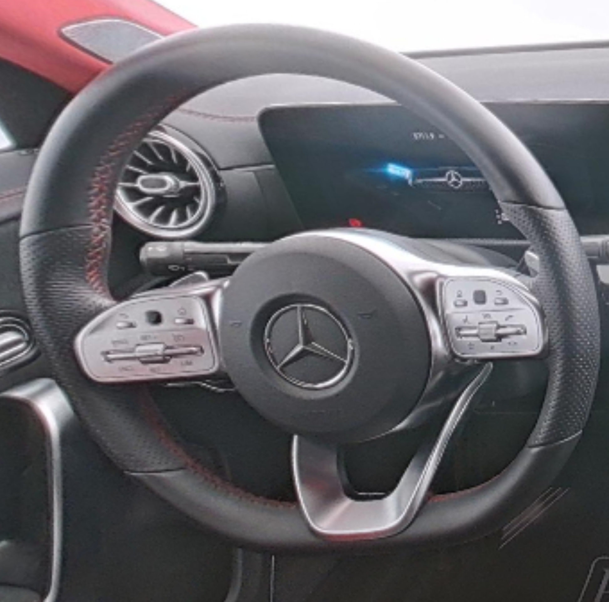 Mercedes Benz GLA-Class 2021 — фото 10