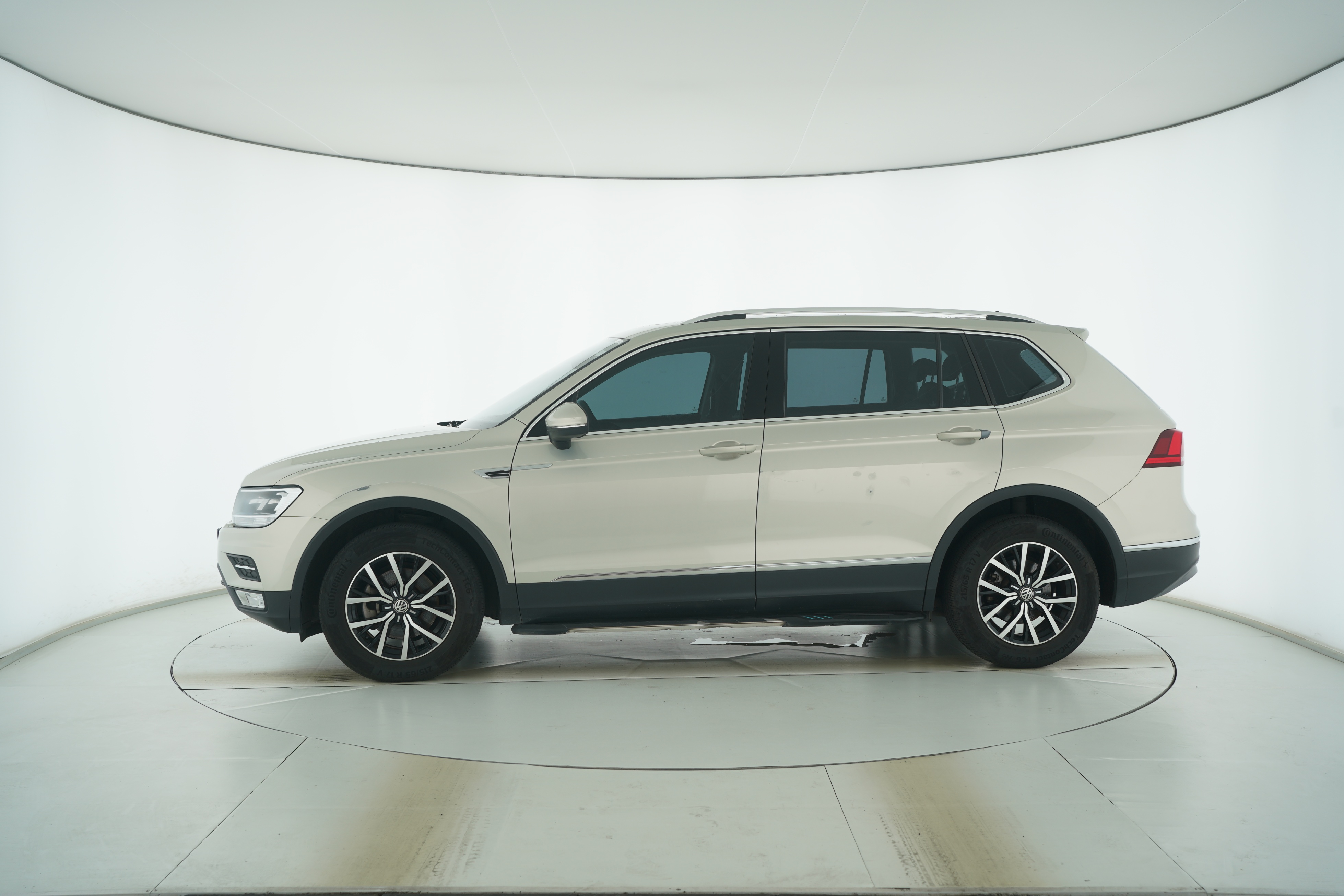 Volkswagen Tiguan L 2017 — фото 7