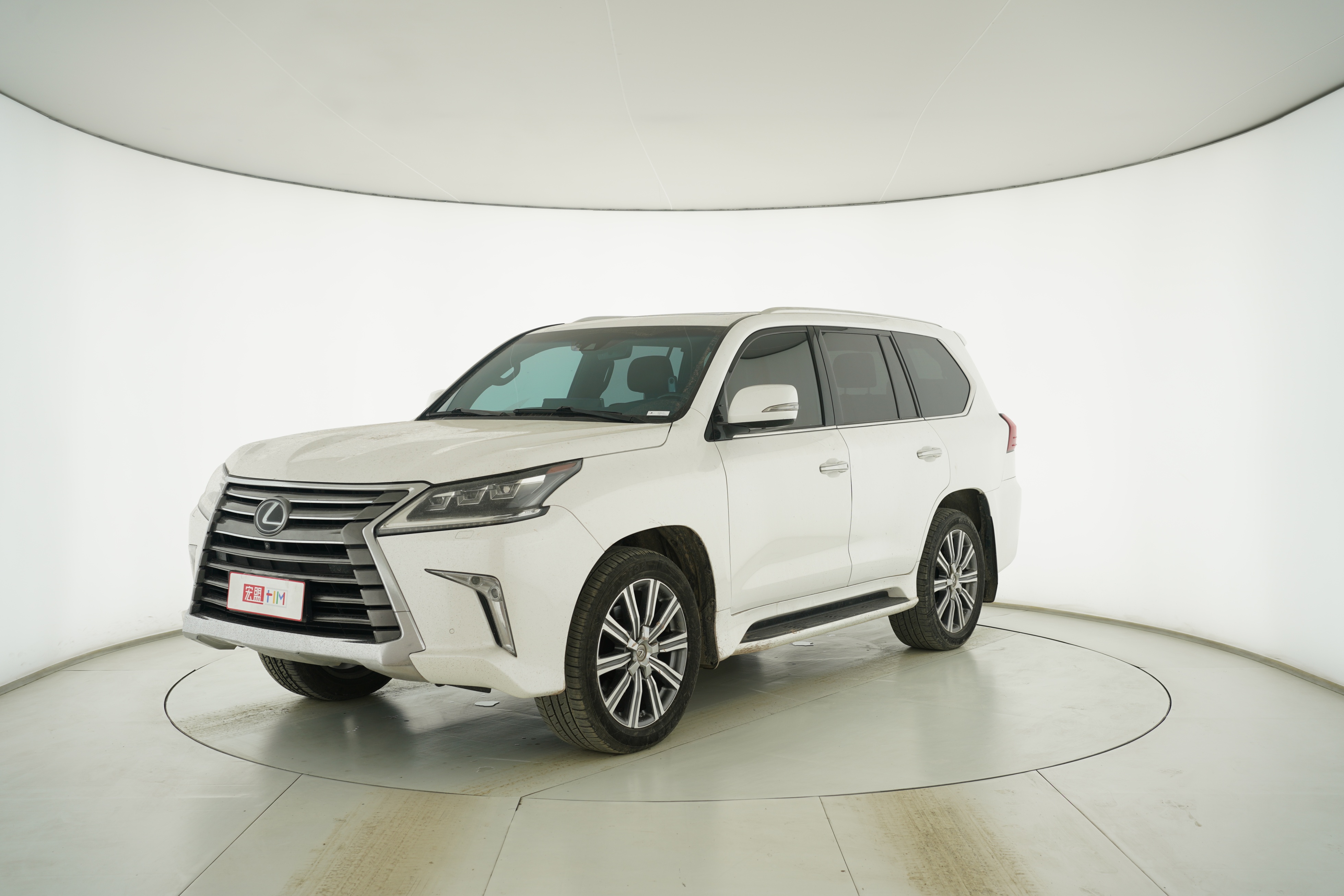 Lexus LX 2016 — фото 1