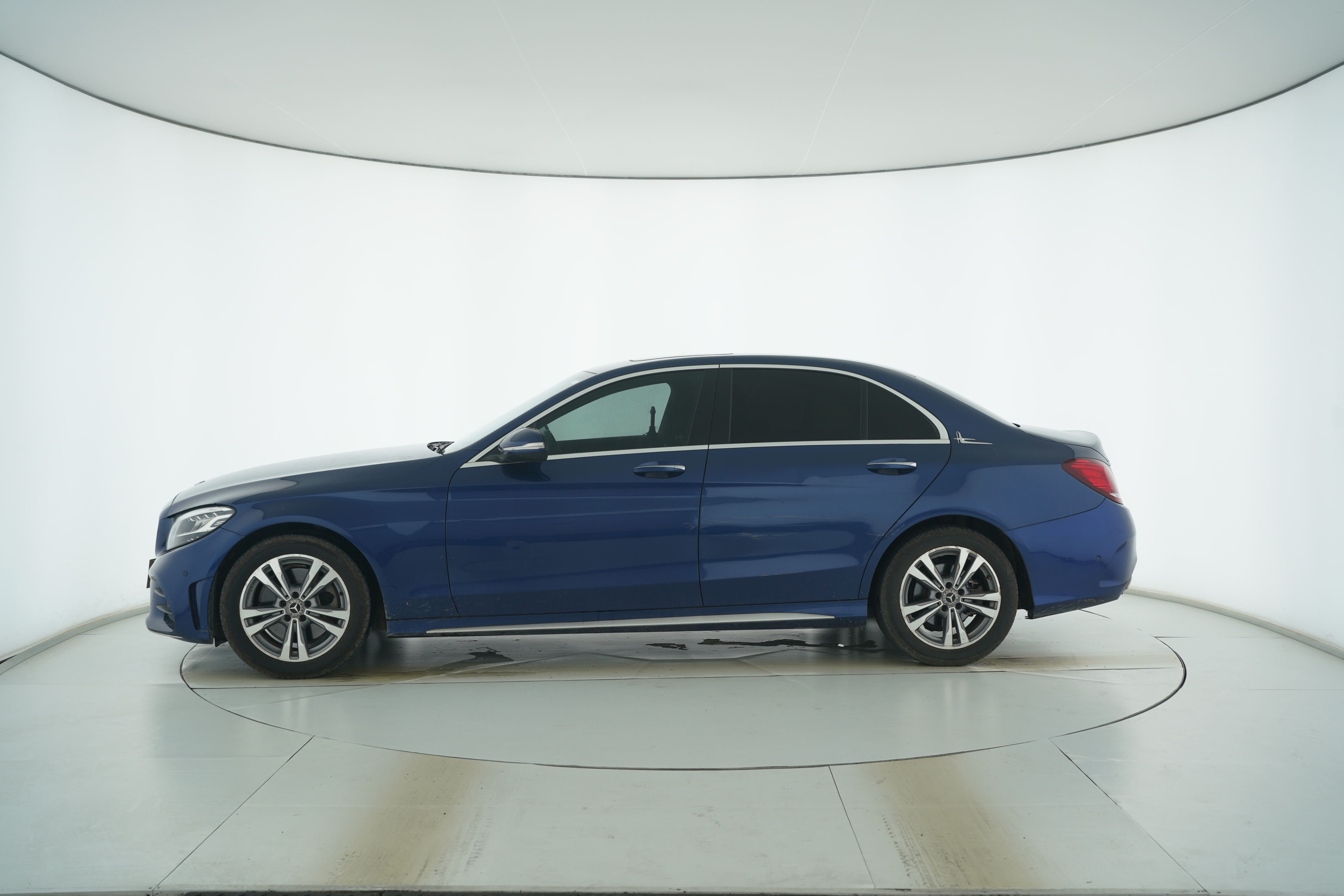 Mercedes Benz C-Class 2019 — фото 7