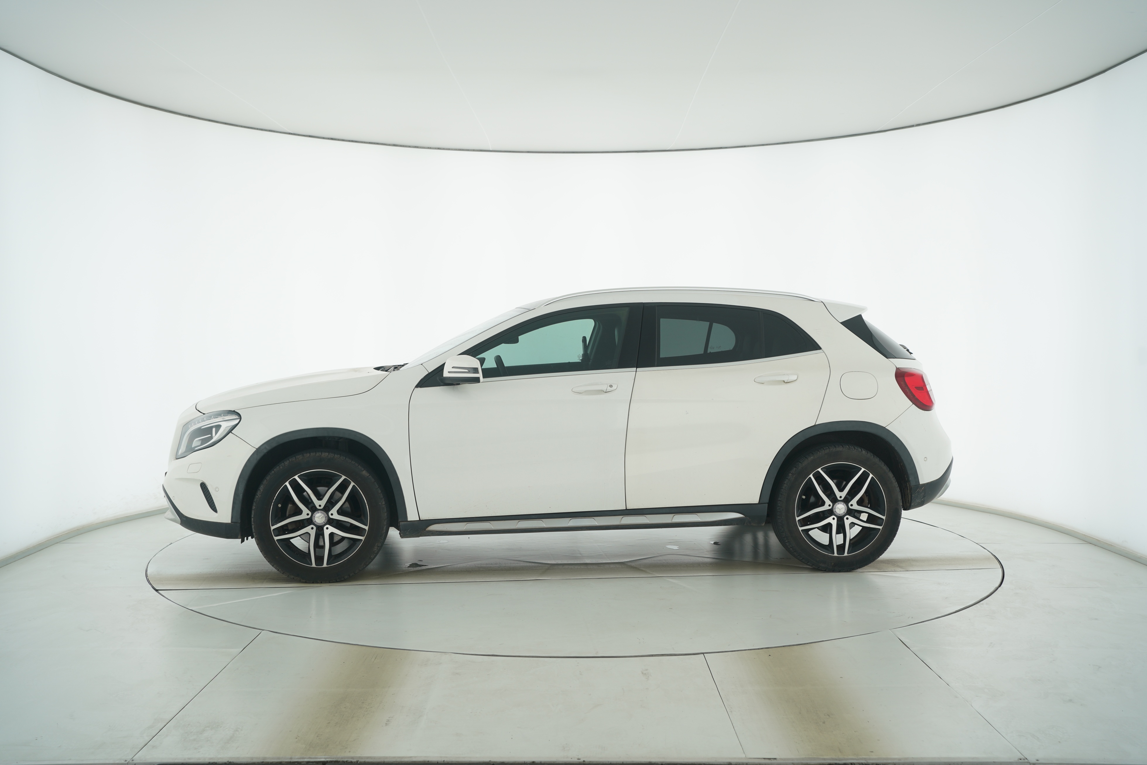 Mercedes Benz GLA 2016 — фото 7
