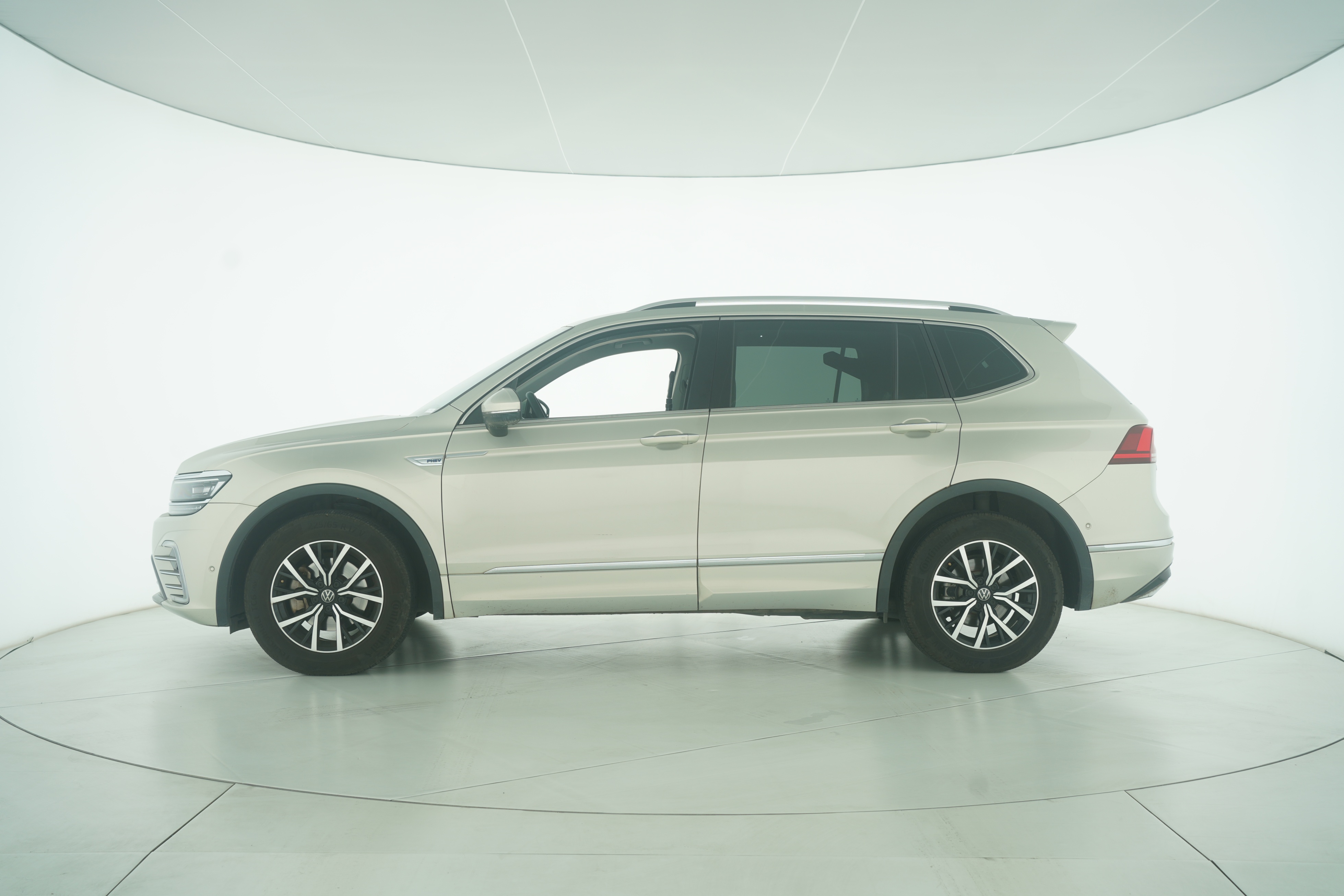 Volkswagen Tiguan L Plug-in Hybrid 2019 — фото 7