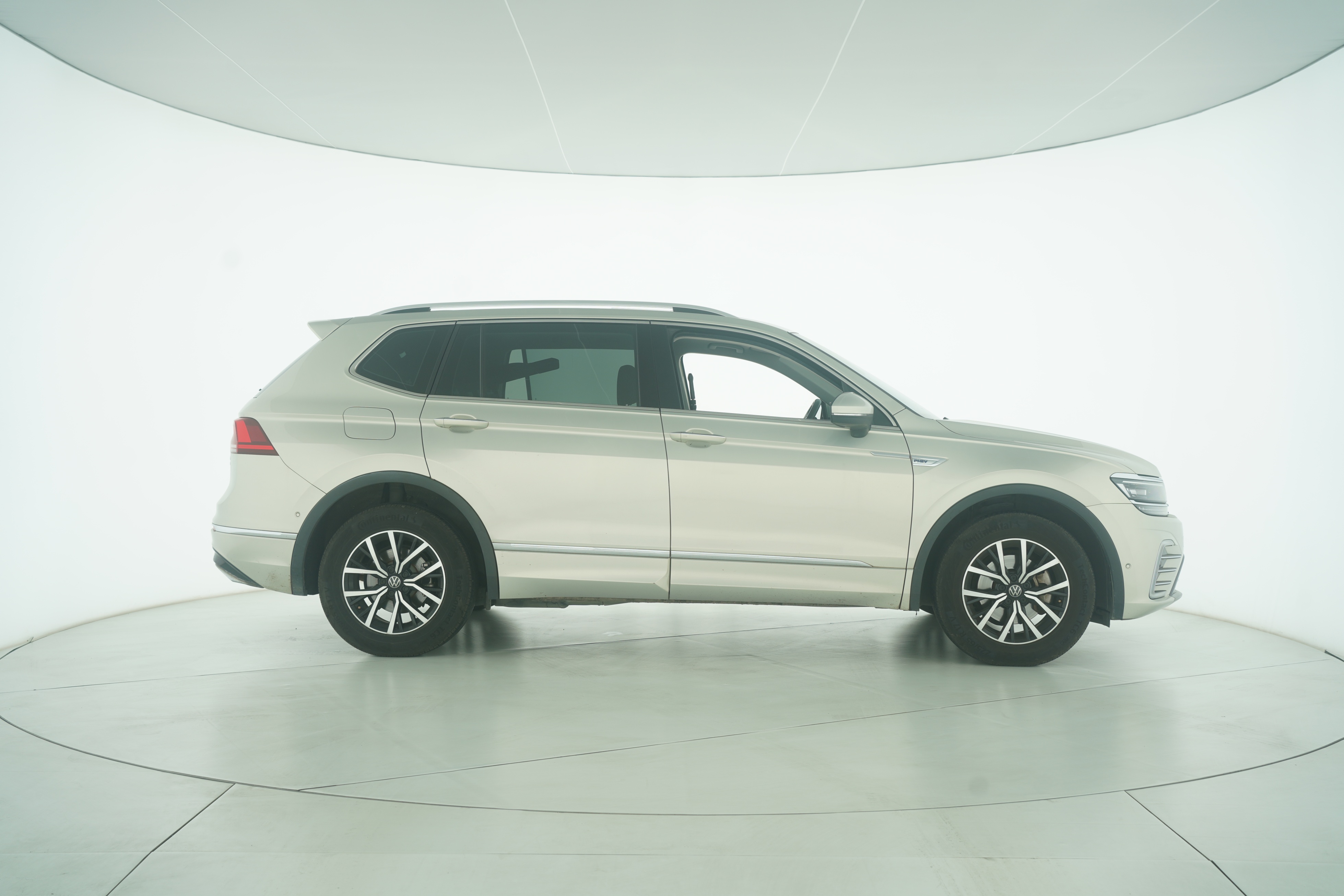 Volkswagen Tiguan L Plug-in Hybrid 2019 — фото 8