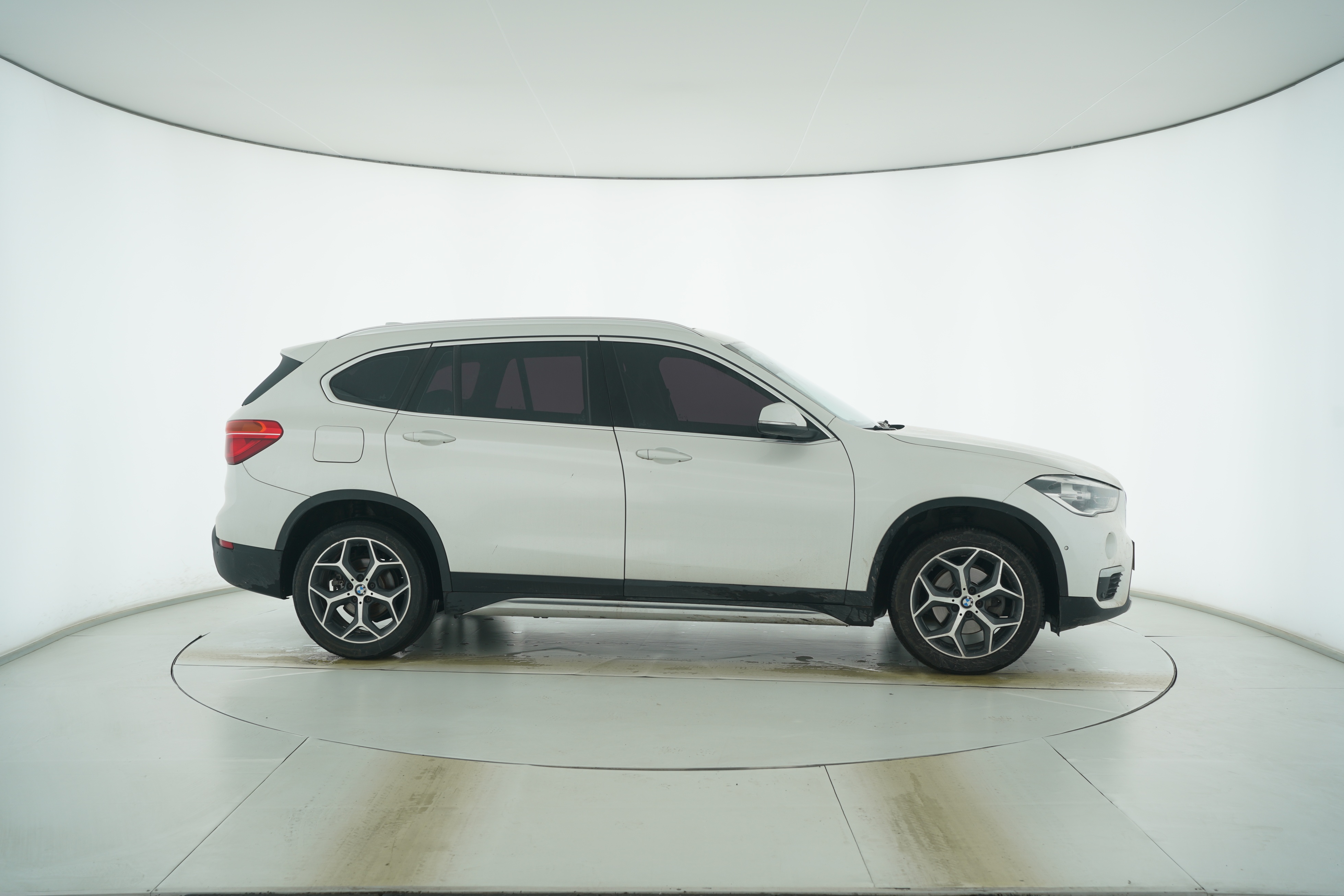 BMW X1 2016 — фото 8