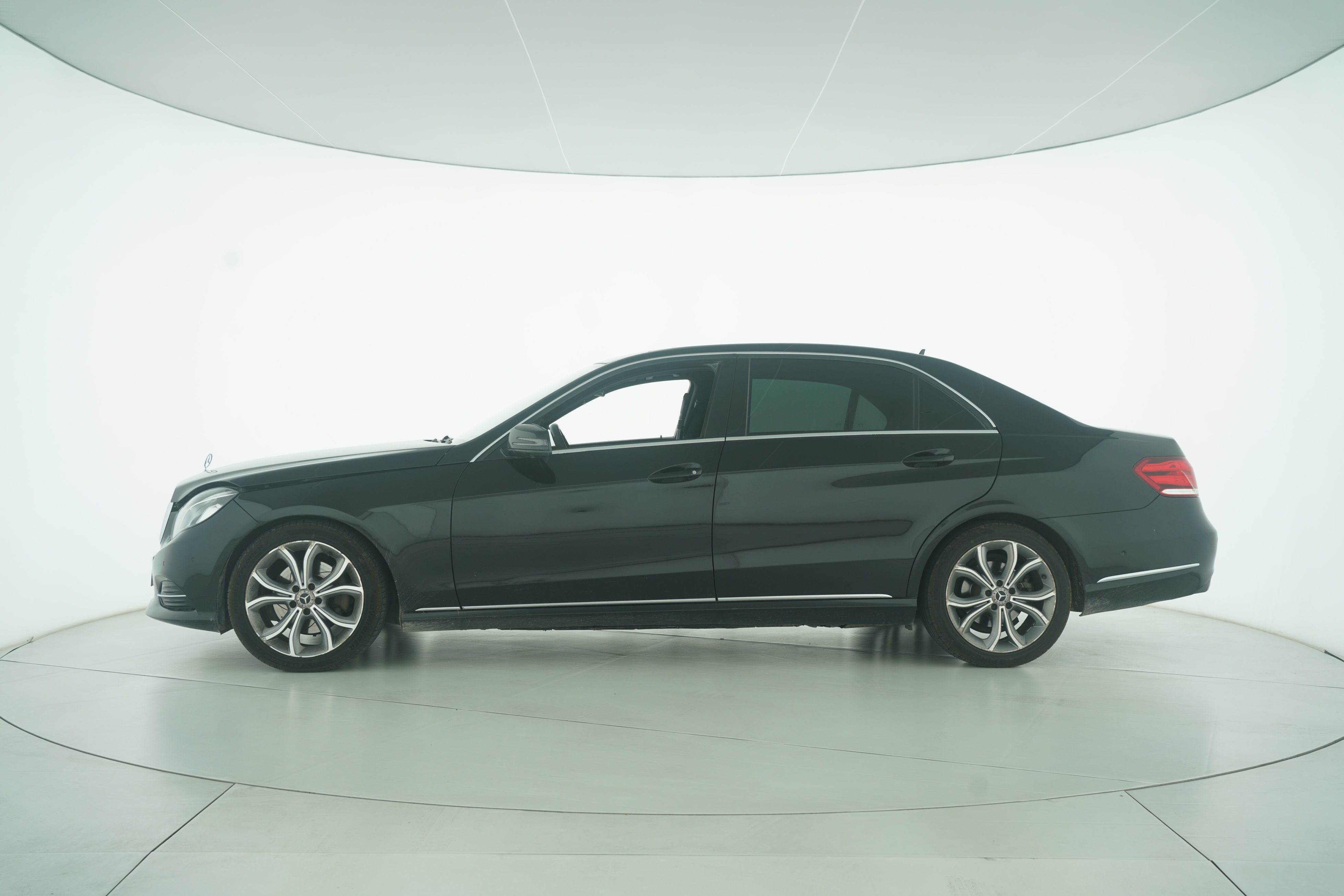 Mercedes Benz E-Class 2015 — фото 7