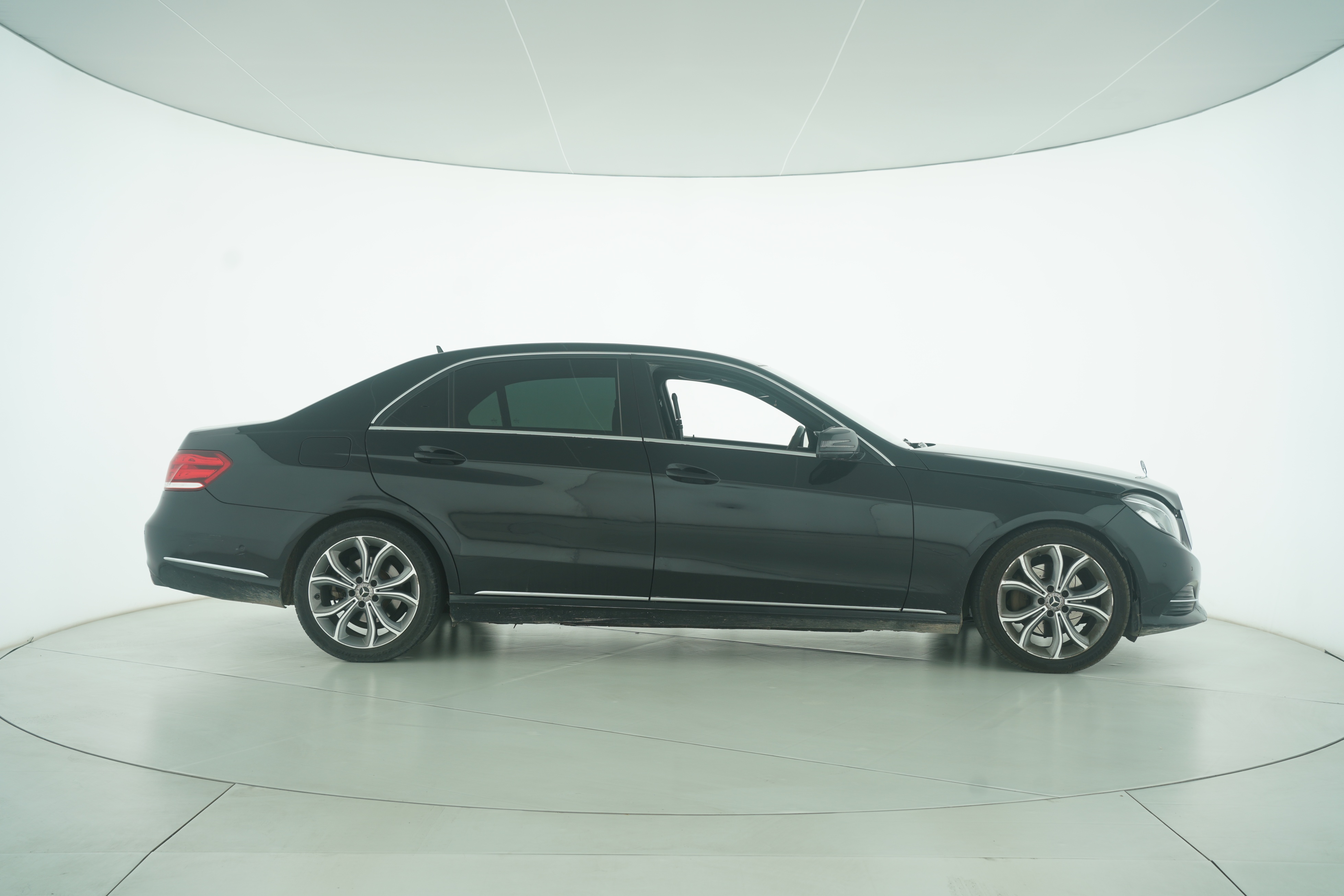 Mercedes Benz E-Class 2015 — фото 8