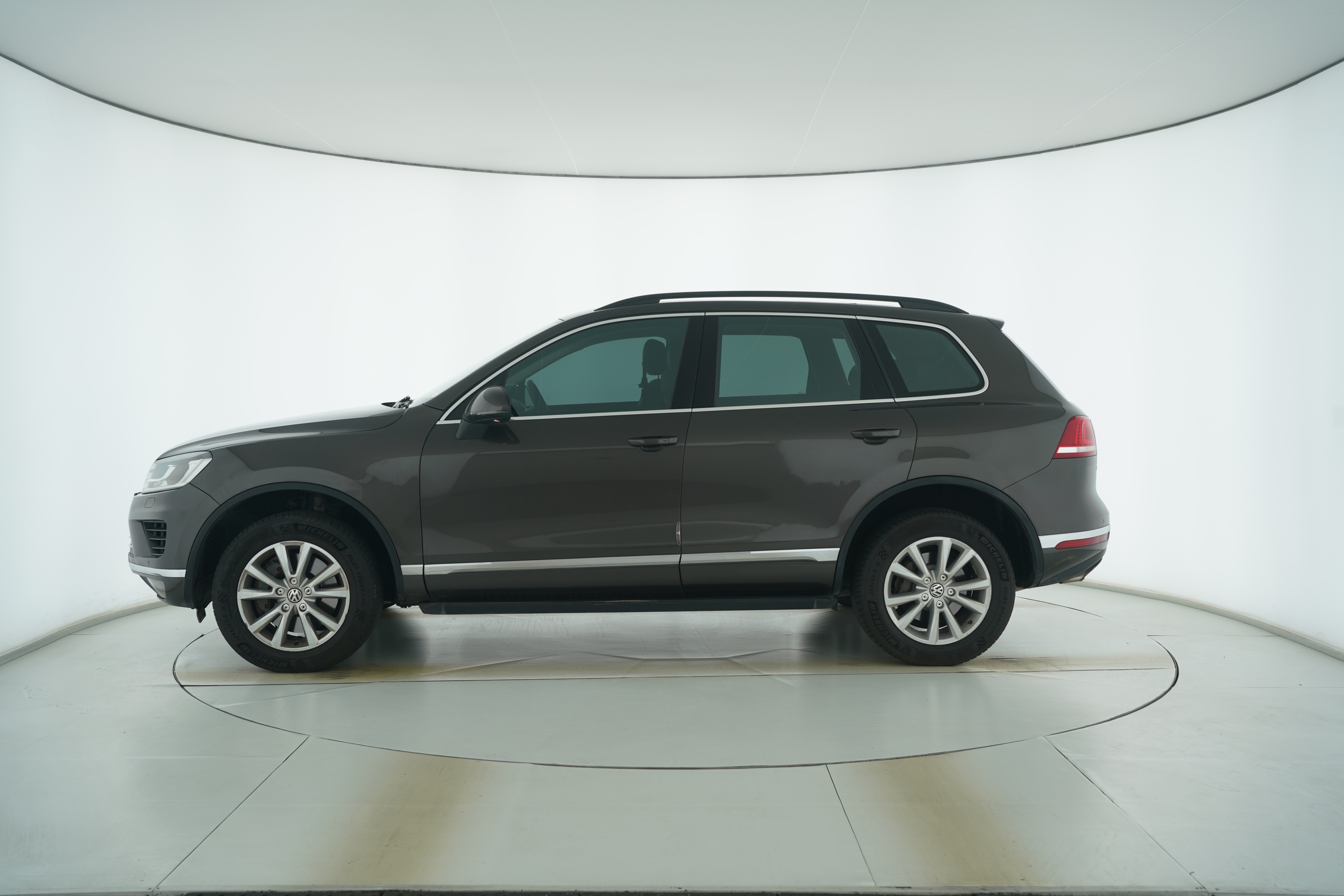 Volkswagen Touareg 2017 — фото 7