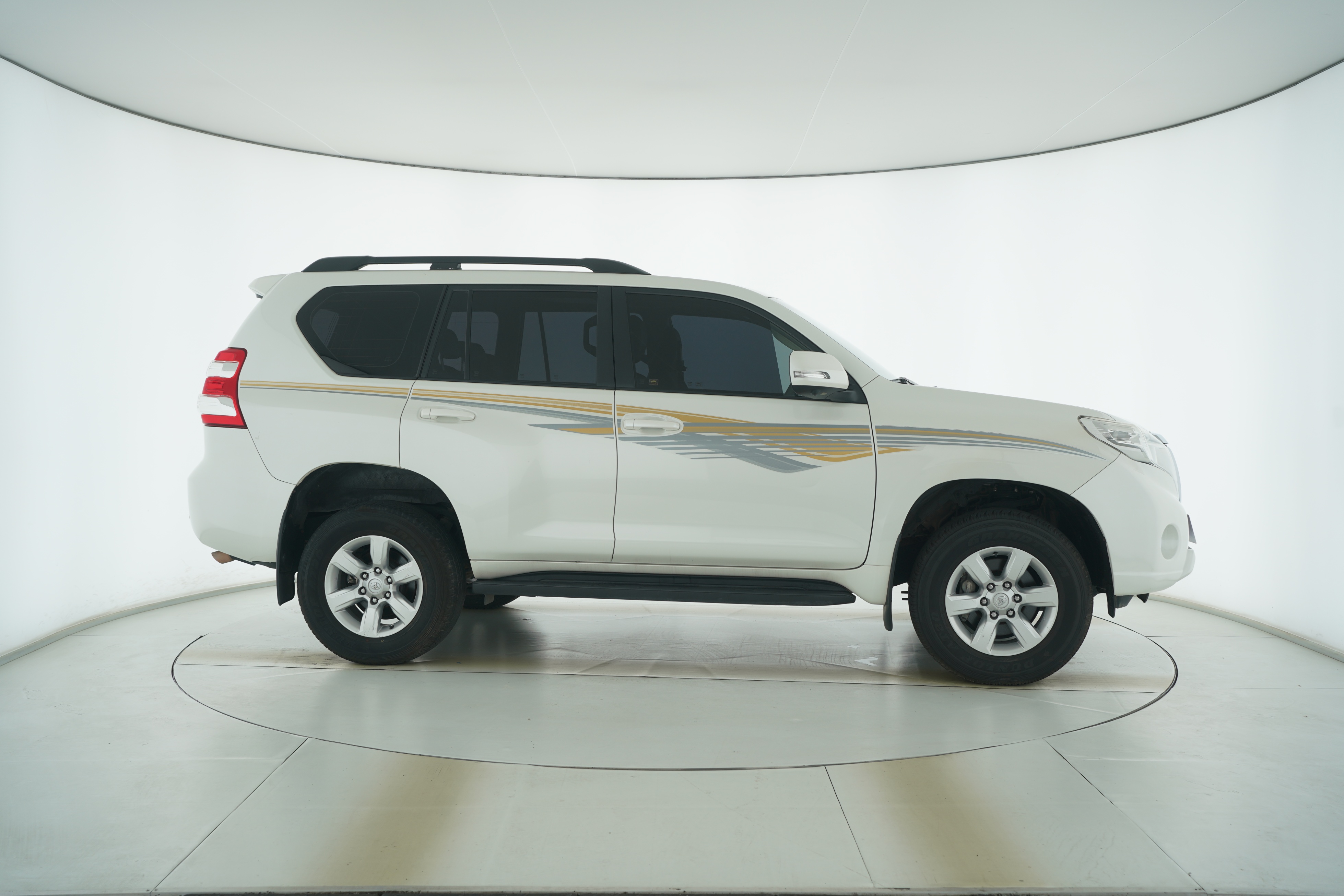 Toyota Prado 2016 — фото 8
