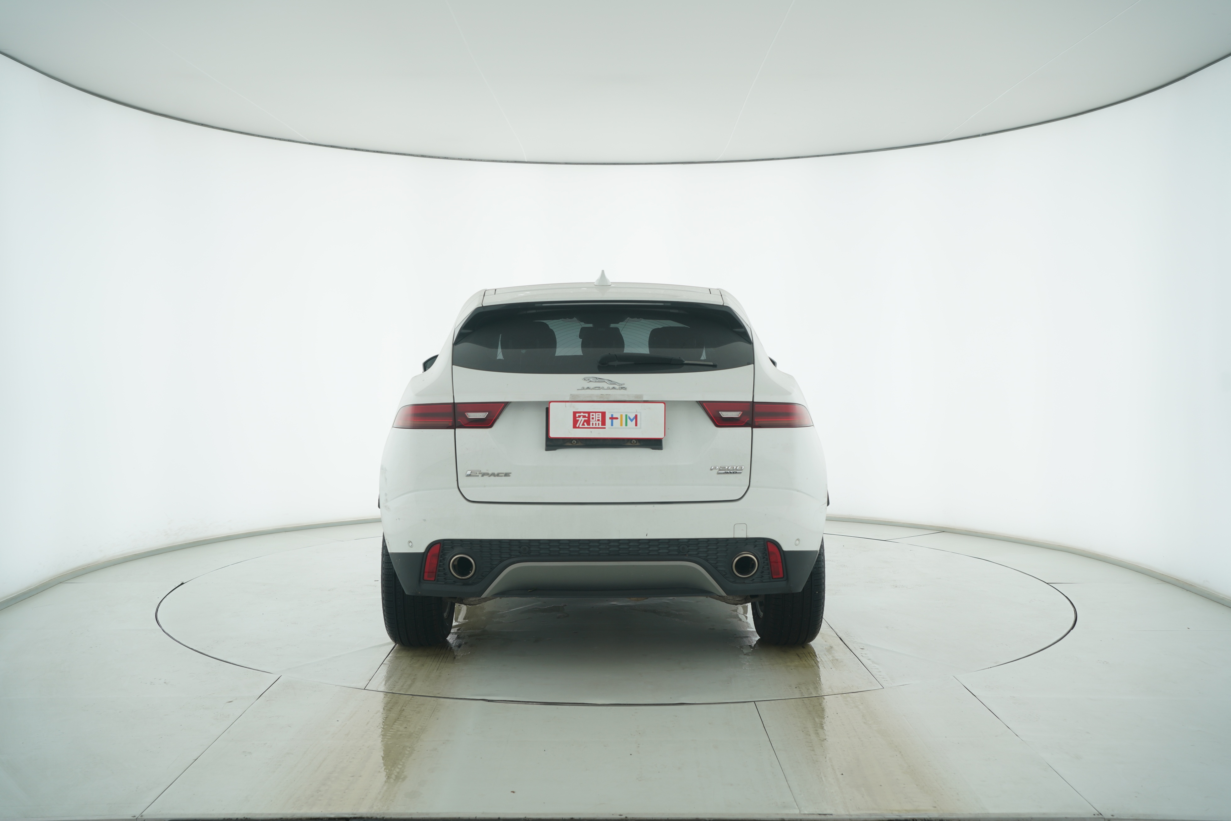 Jaguar E-PACE 2018 — фото 6