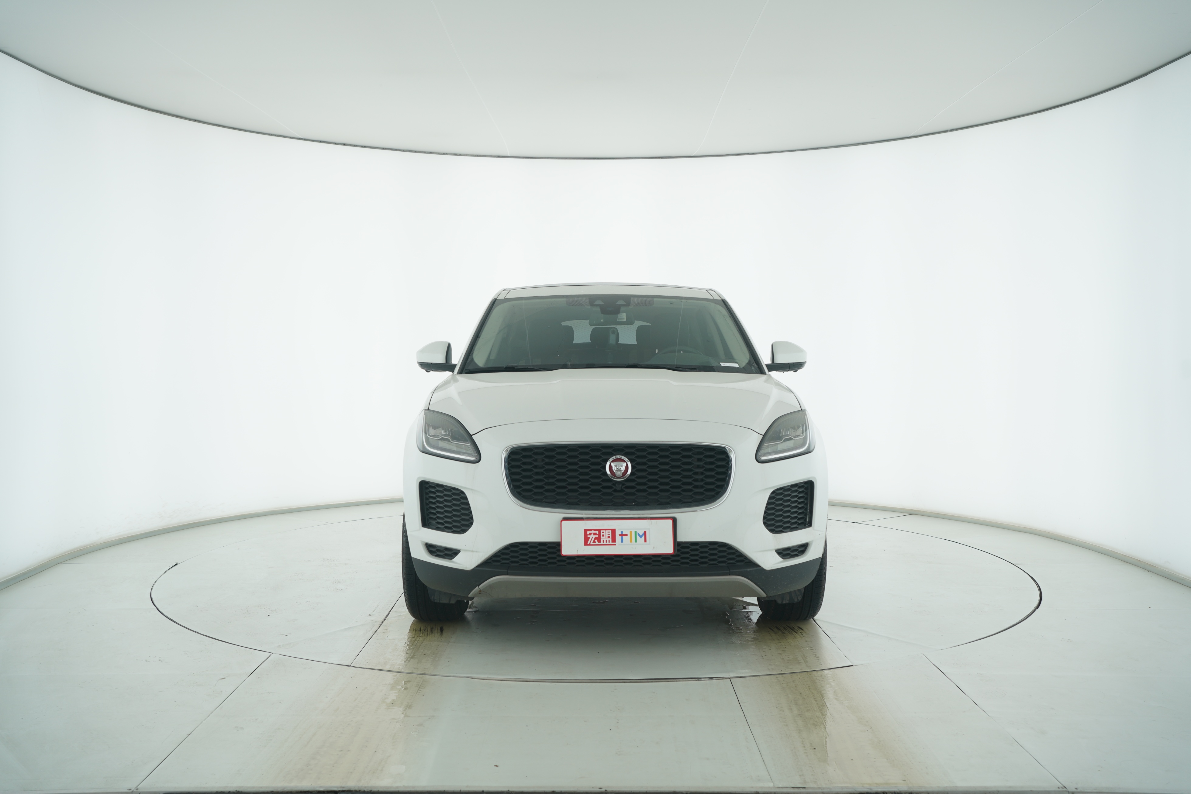 Jaguar E-PACE 2018 — фото 5