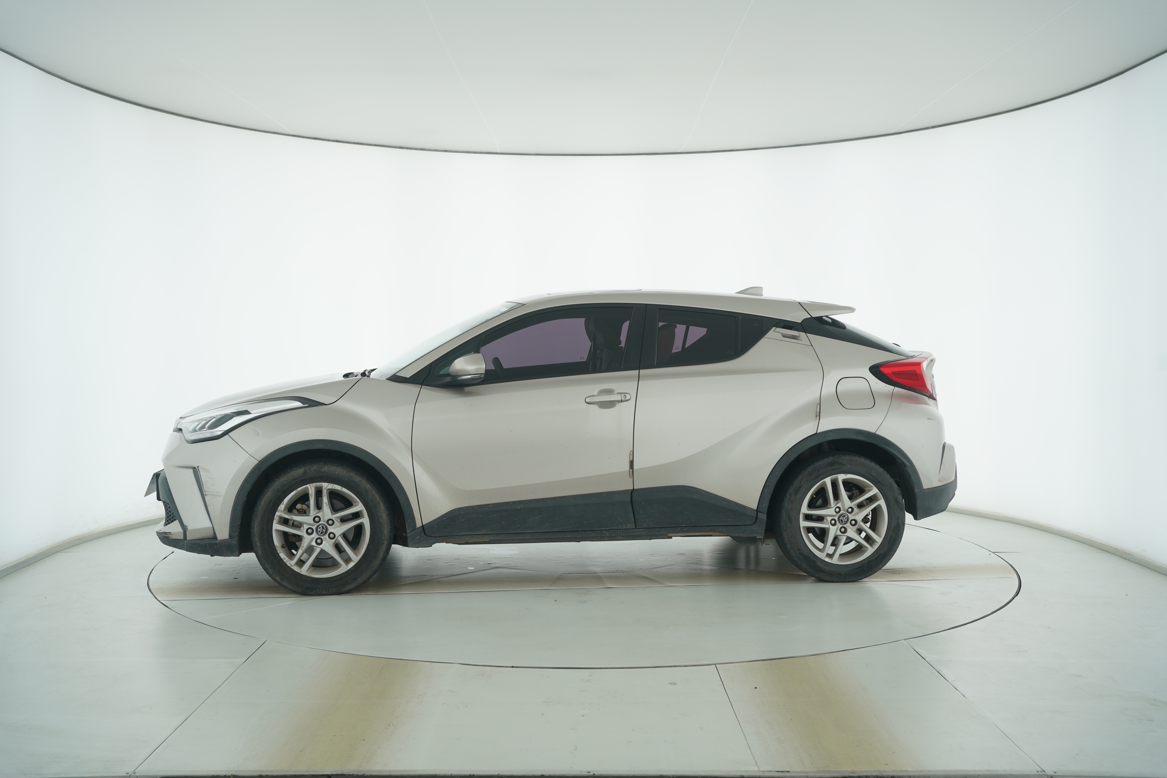 Toyota C-HR 2021 — фото 7