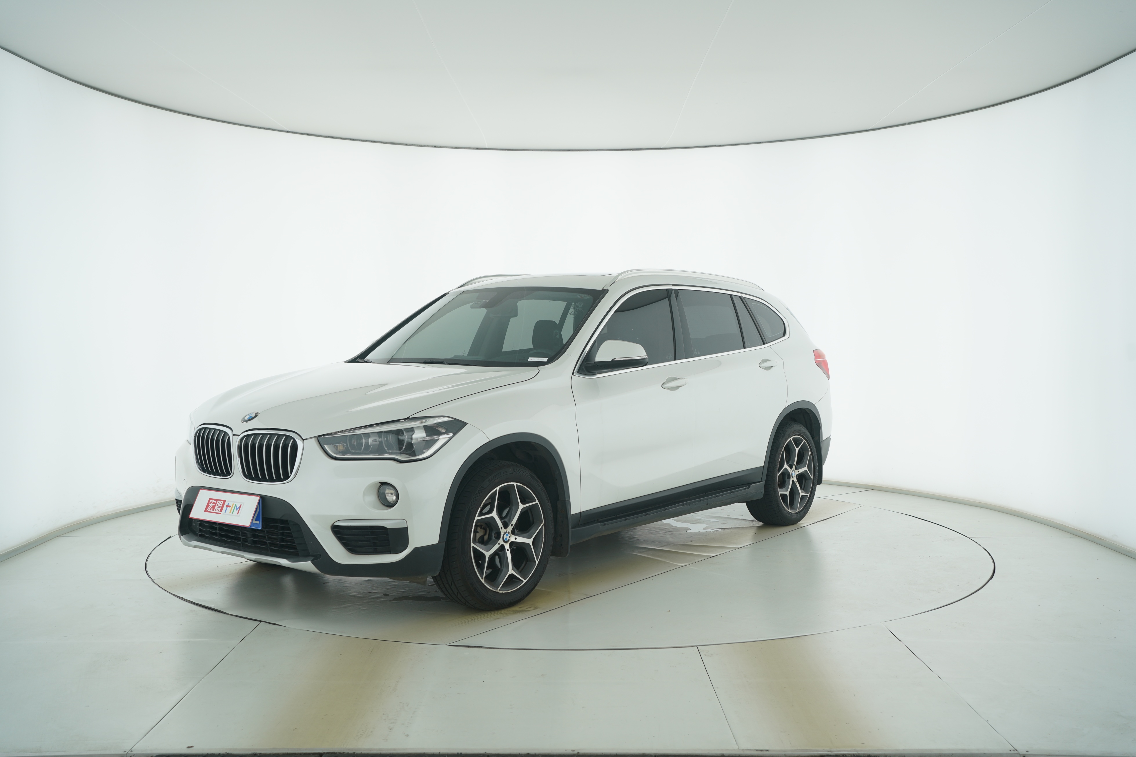 BMW X1 2018 — фото 1