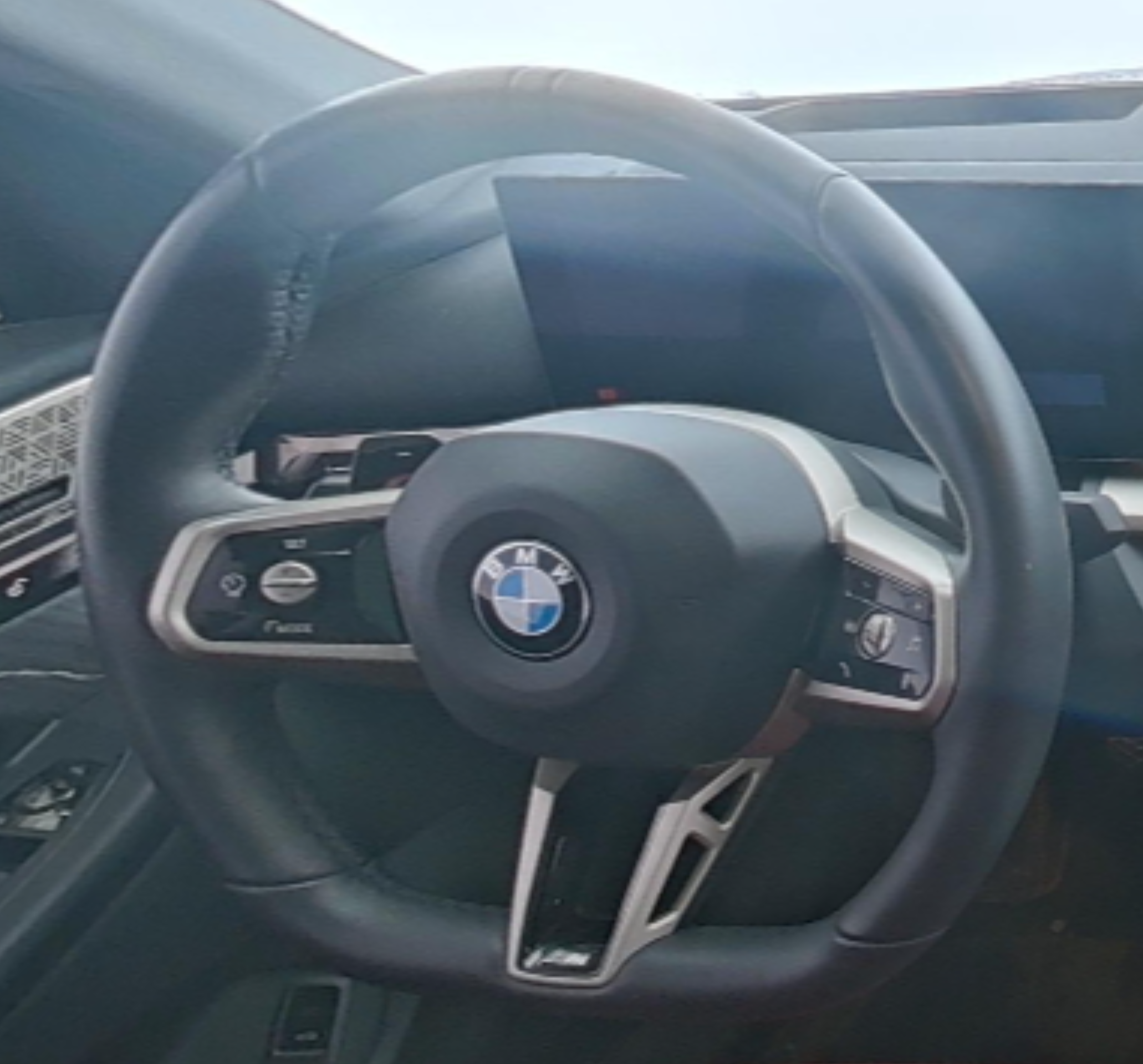BMW 5 Series 2025 — фото 10