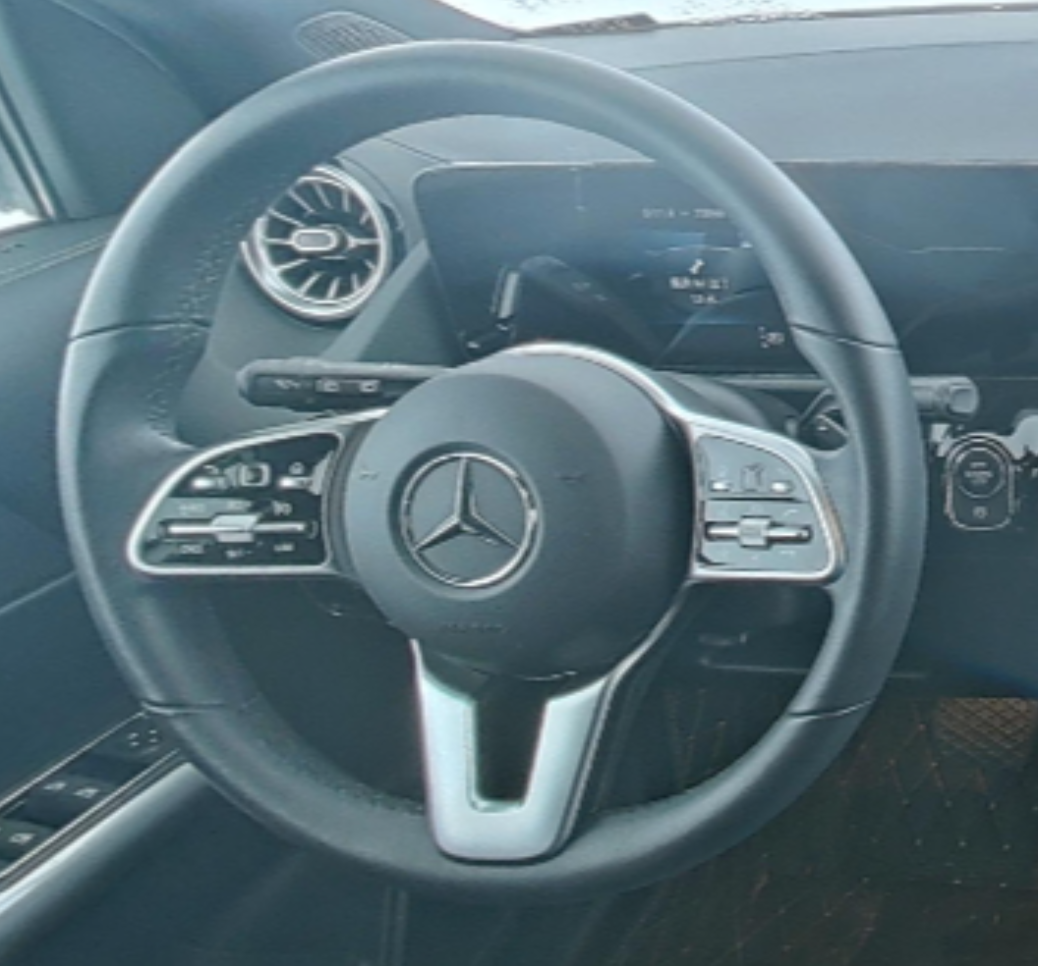 Mercedes Benz GLA 2020 — фото 10