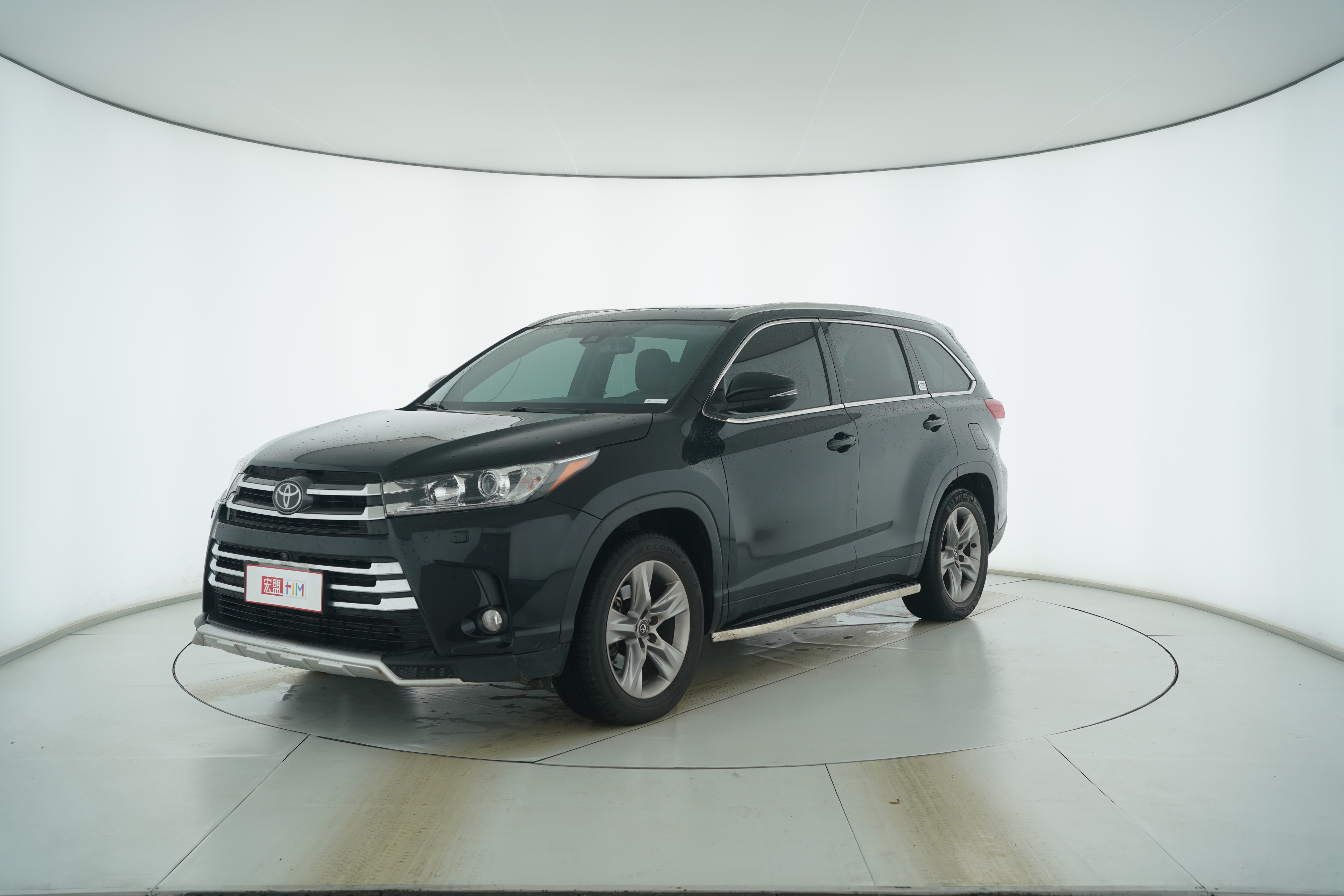 Toyota Highlander 2021 — фото 1
