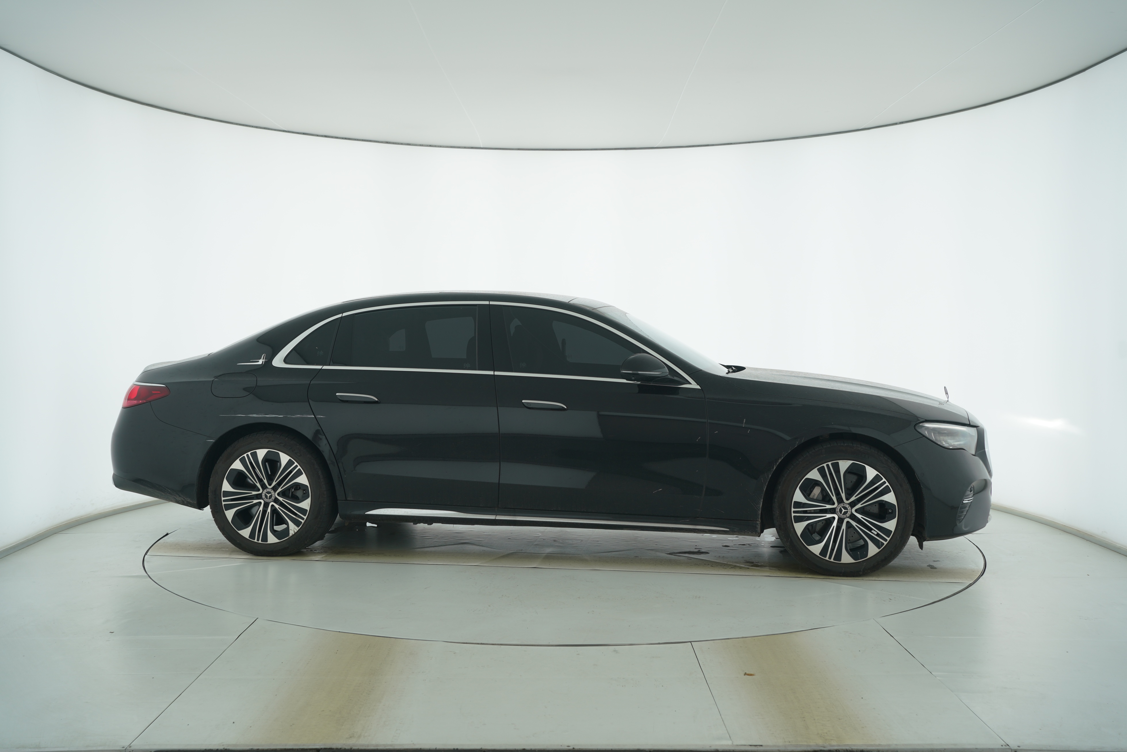 Mercedes Benz Mercedes-benz E-Class Plug-in Hybrid 2024 — фото 8