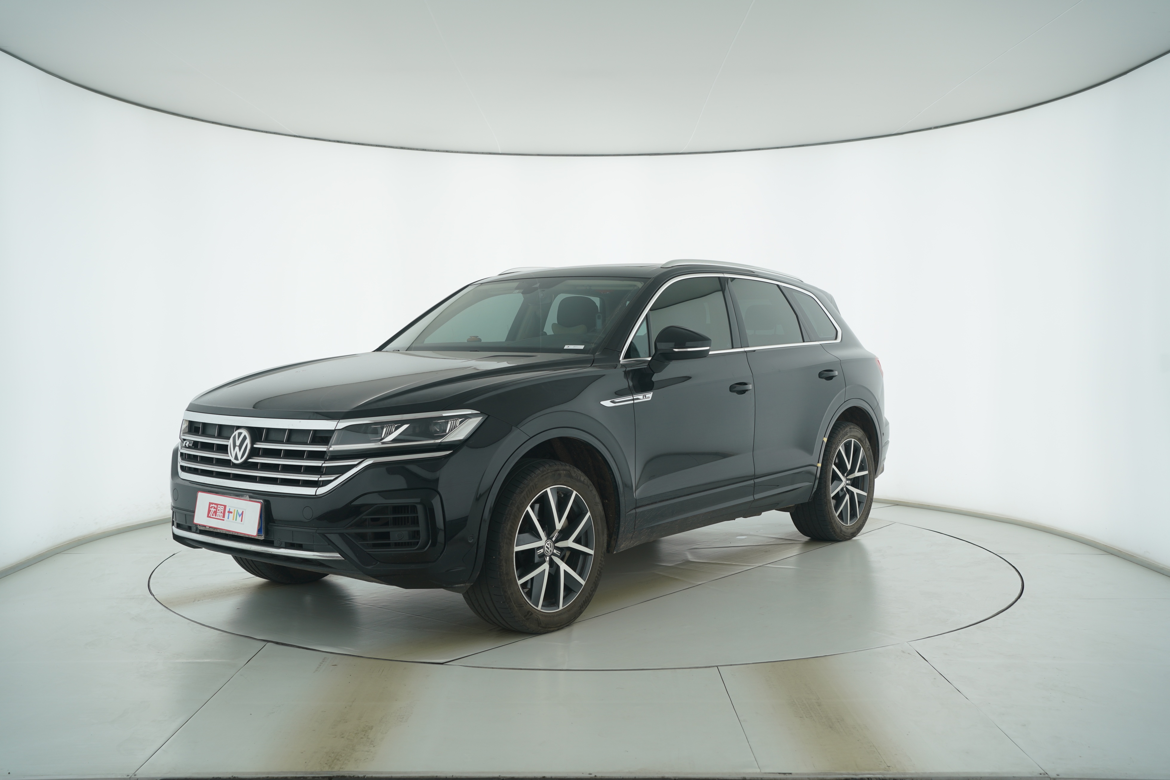Volkswagen Touareg 2019 — фото 1