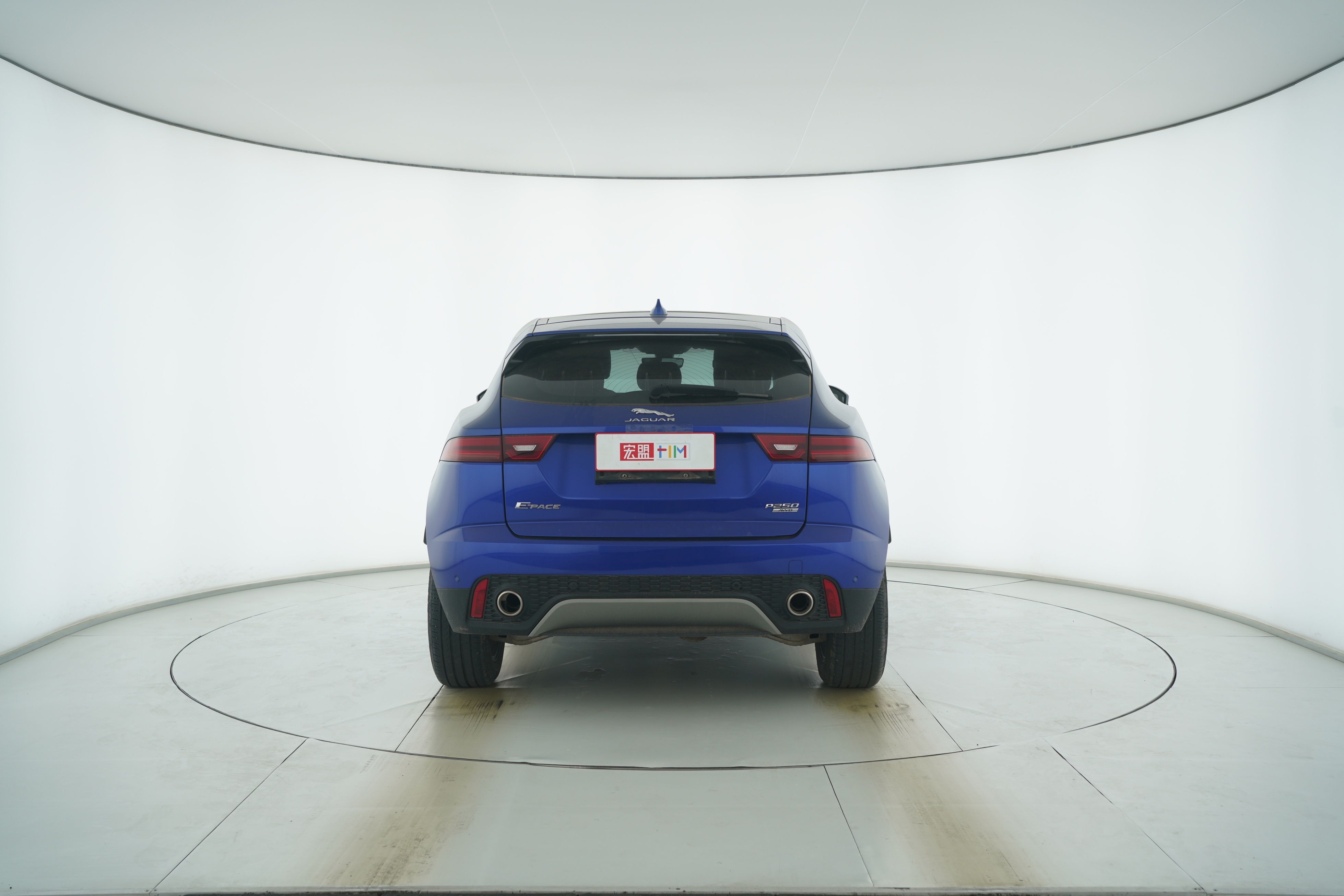 Jaguar E-PACE 2018 — фото 6