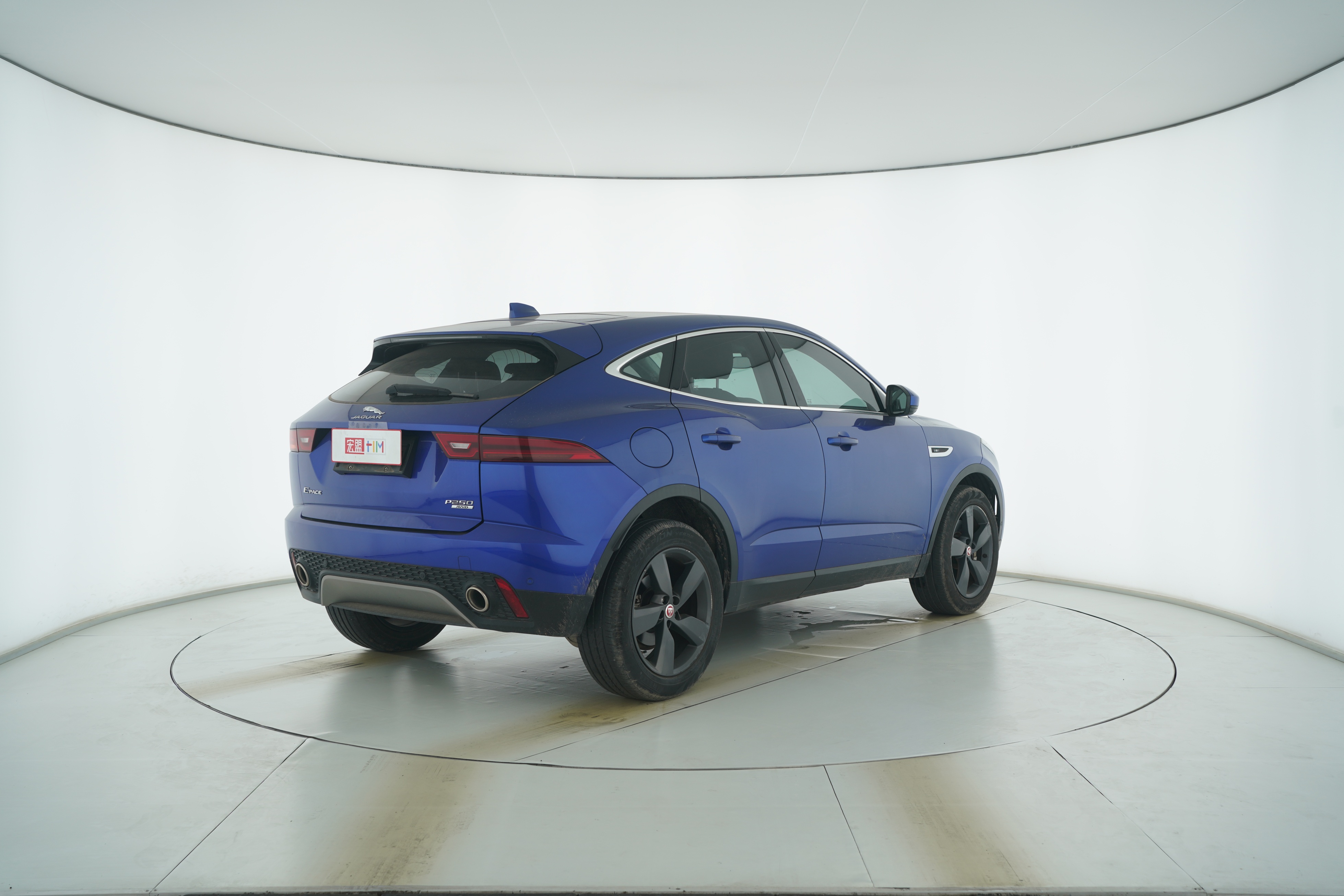 Jaguar E-PACE 2018 — фото 4