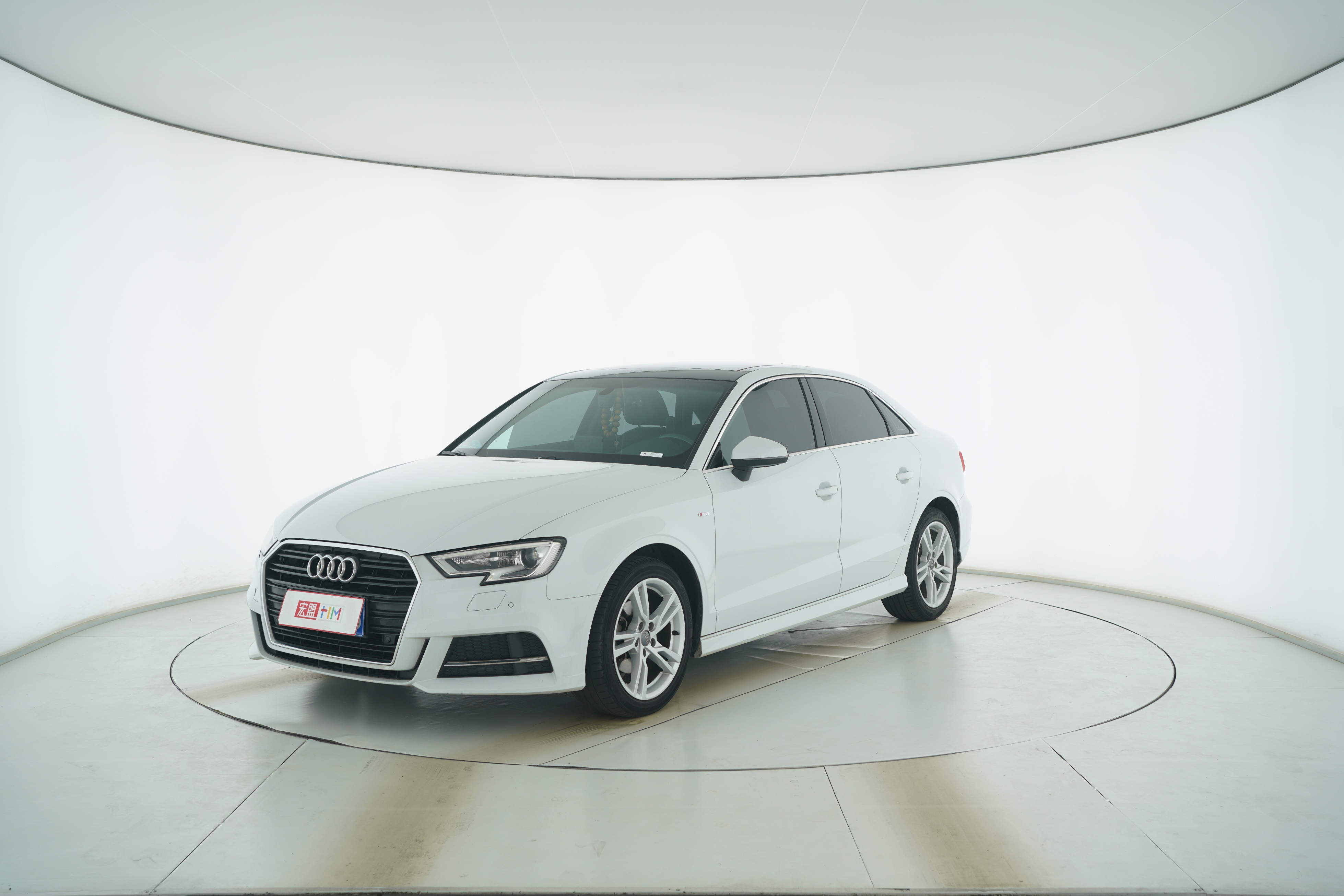 Audi A3 2018 — фото 1