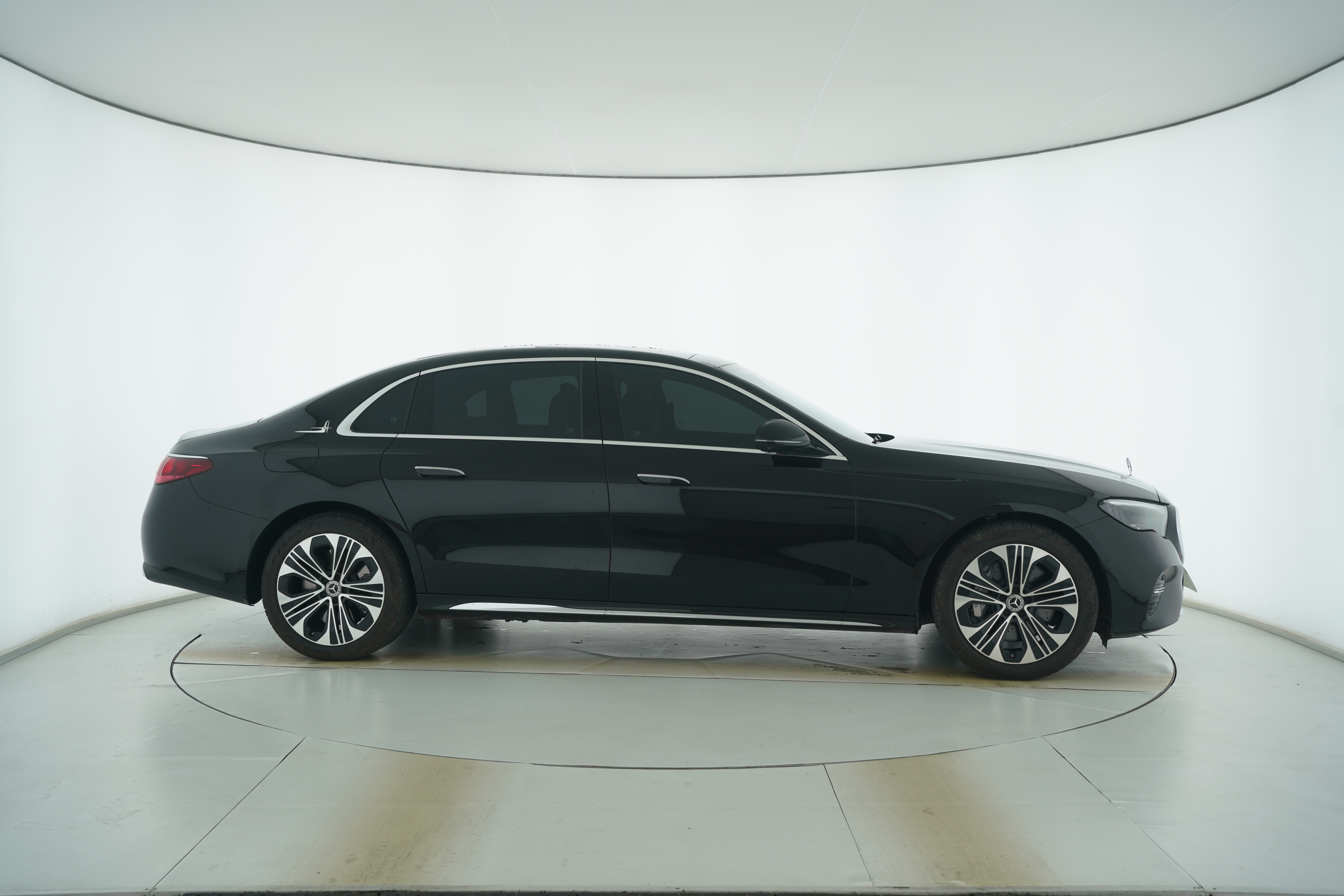Mercedes Benz Mercedes-benz E-Class Plug-in Hybrid 2024 — фото 8