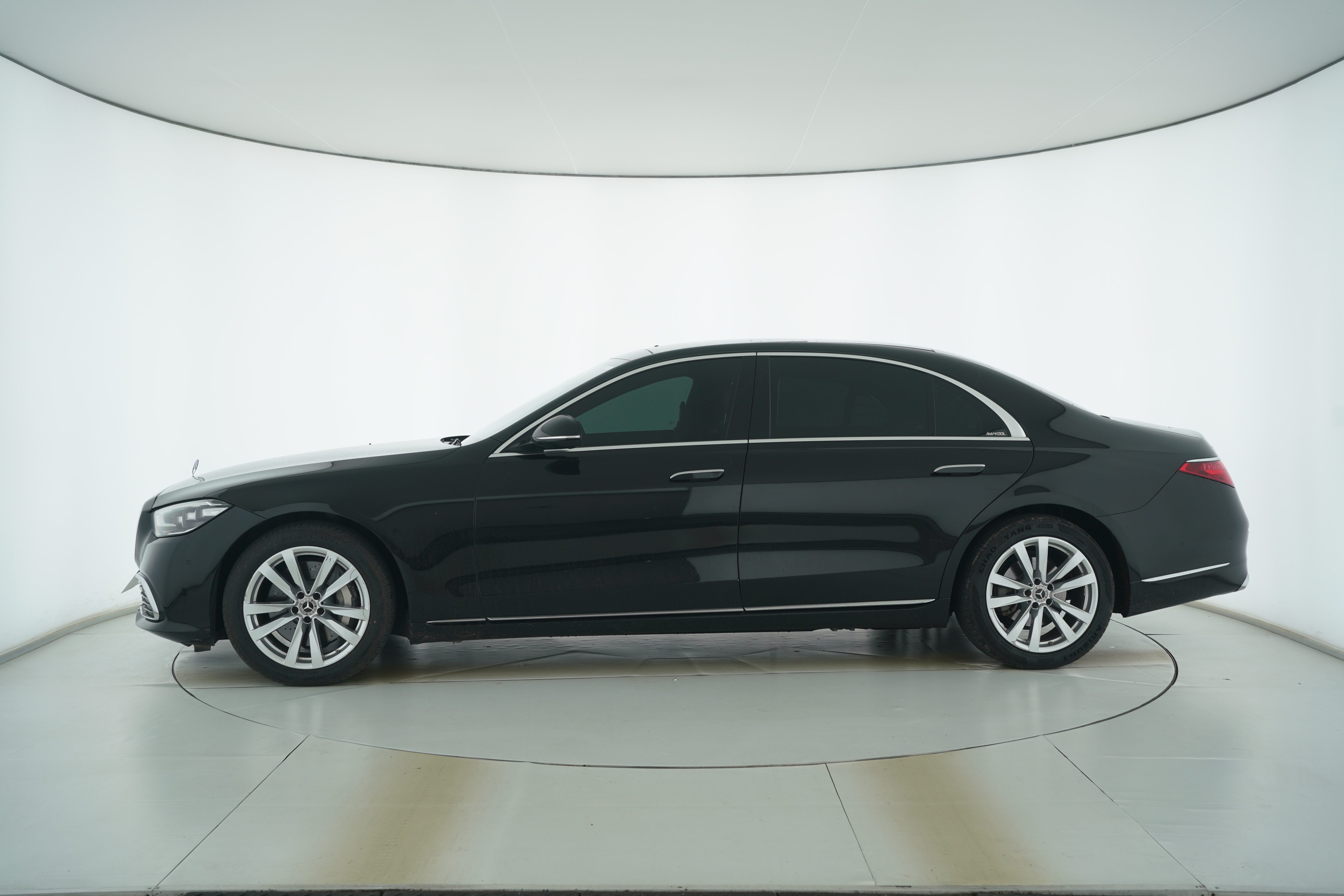 Mercedes Benz S-Class 2023 — фото 7