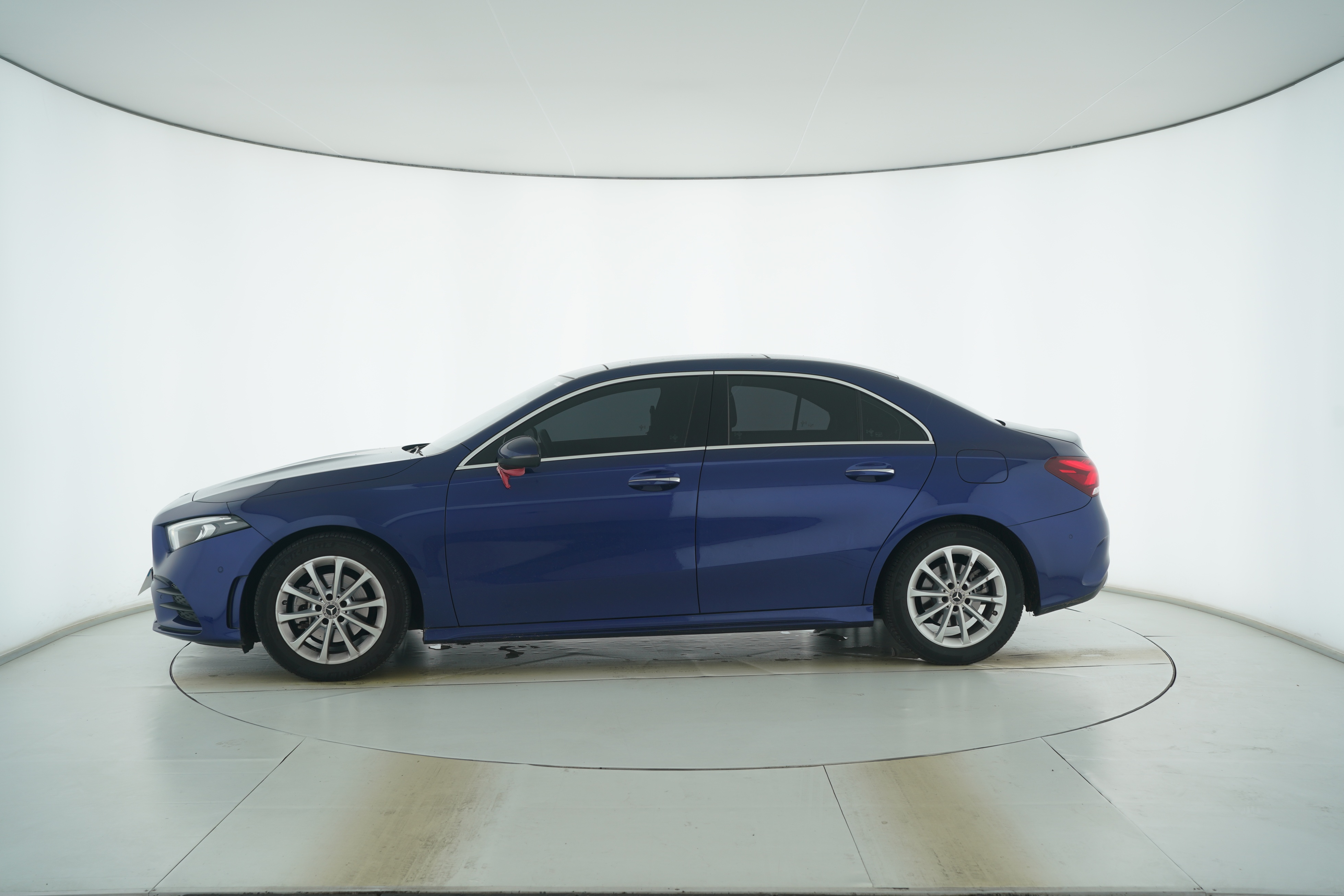 Mercedes Benz A-Class 2020 — фото 7