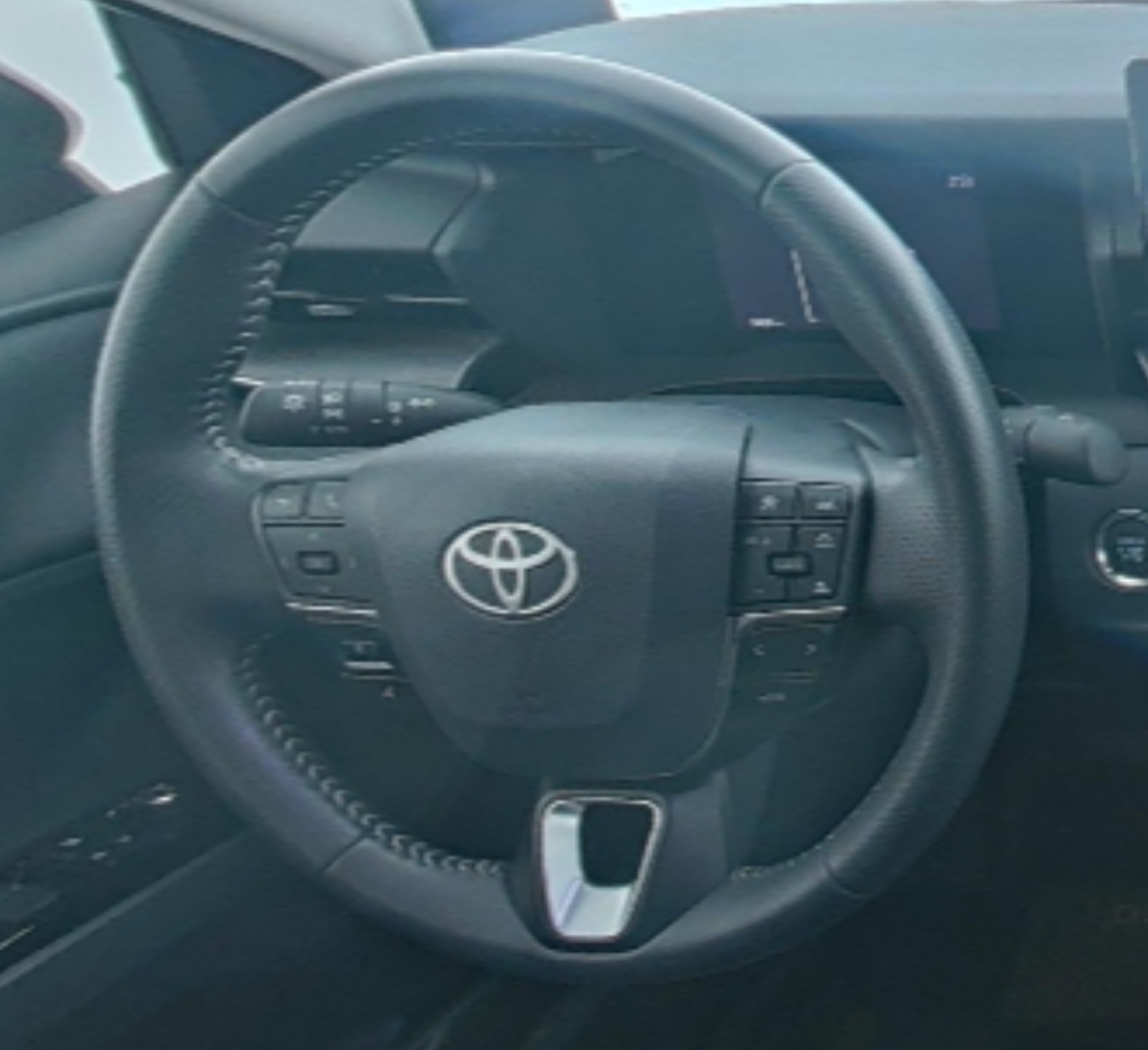 Toyota Camry 2024 — фото 10