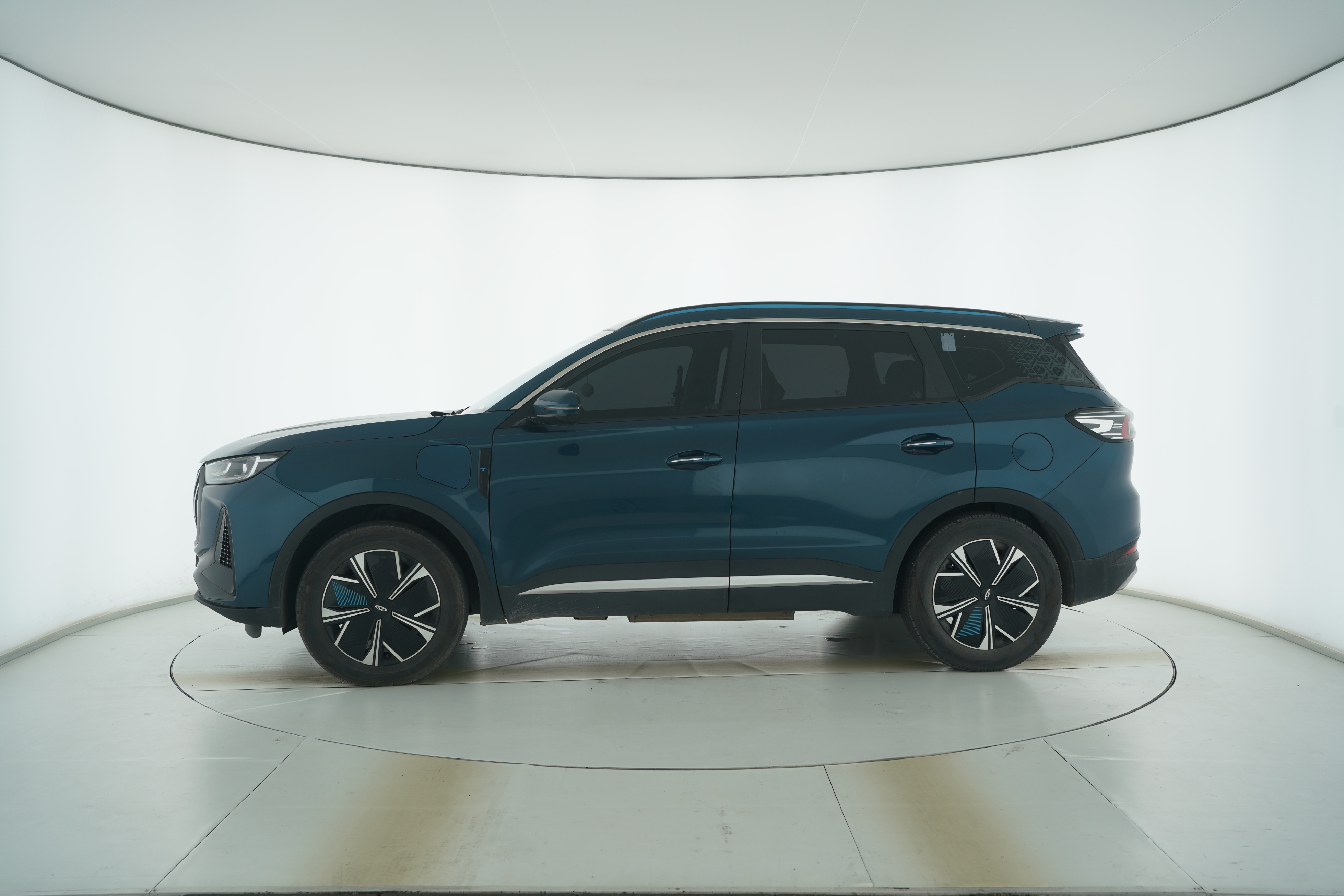 CHERY Tiggo 7 PLUS New Energy 2023 — фото 7