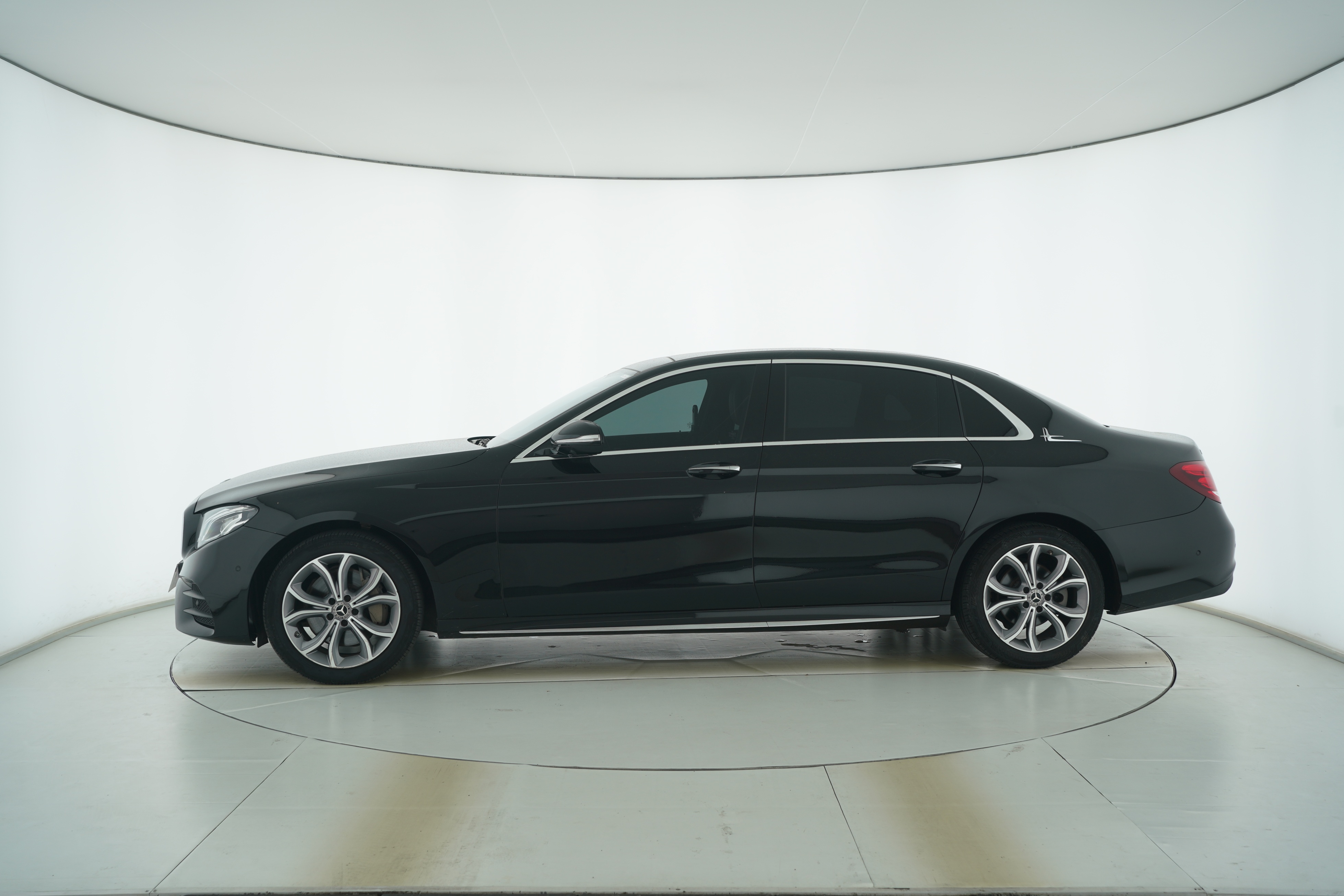 Mercedes Benz E-Class 2020 — фото 7
