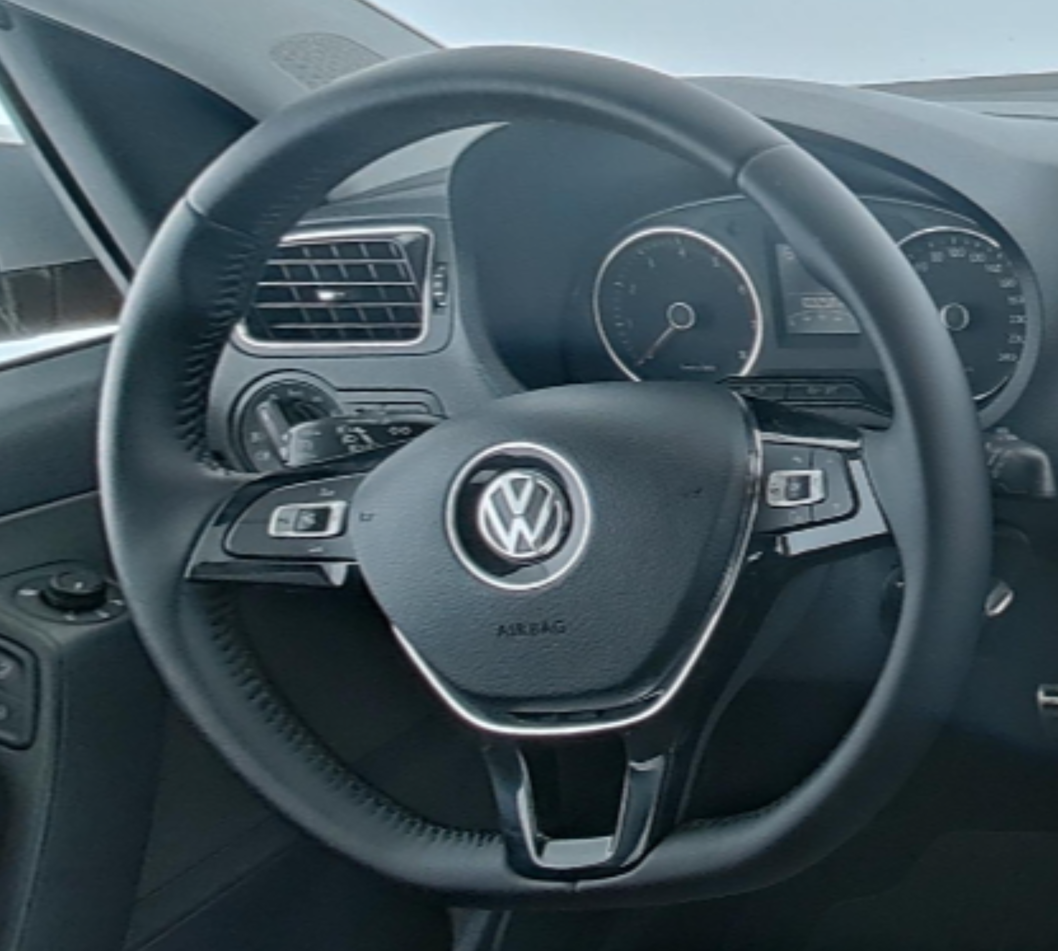 Volkswagen Polo 2016 — фото 10