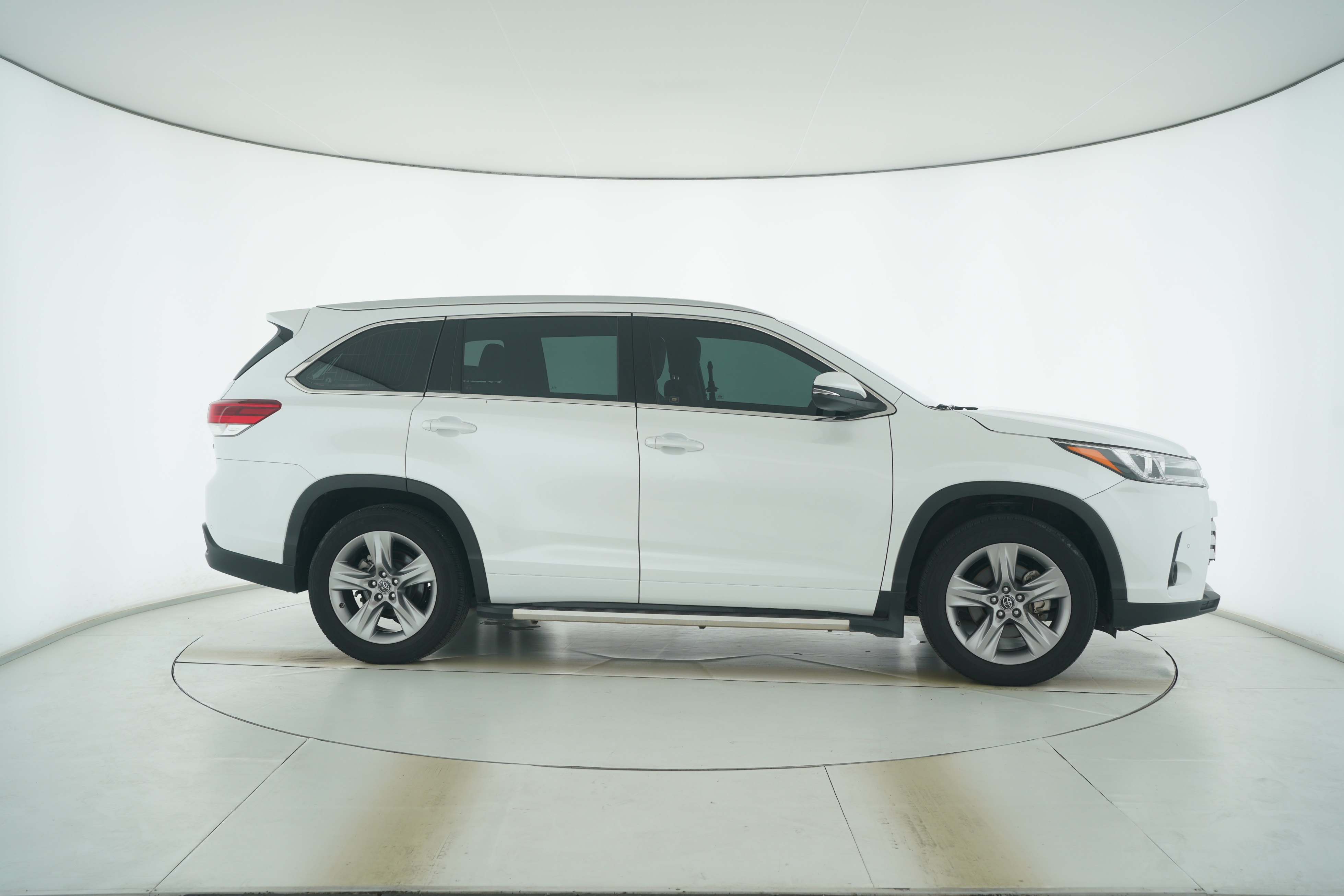 Toyota Highlander 2018 — фото 8