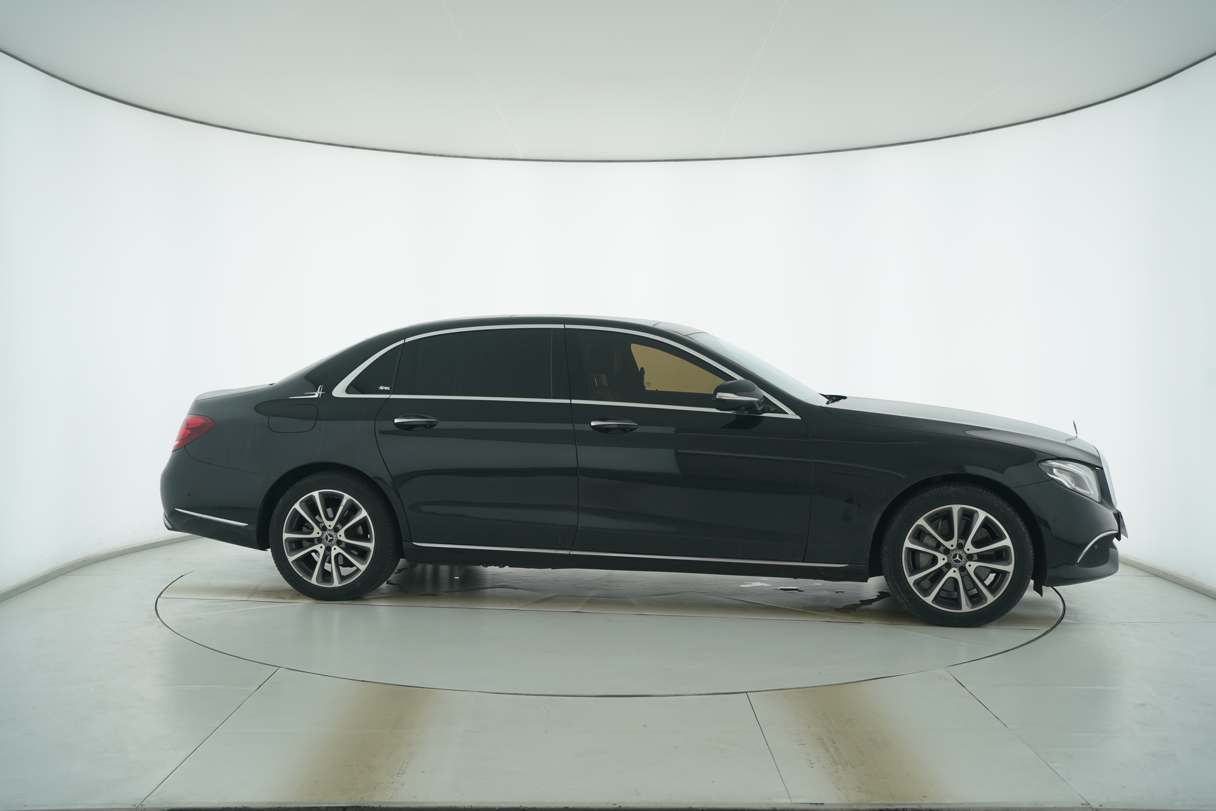 Mercedes Benz E-Class 2018 — фото 8