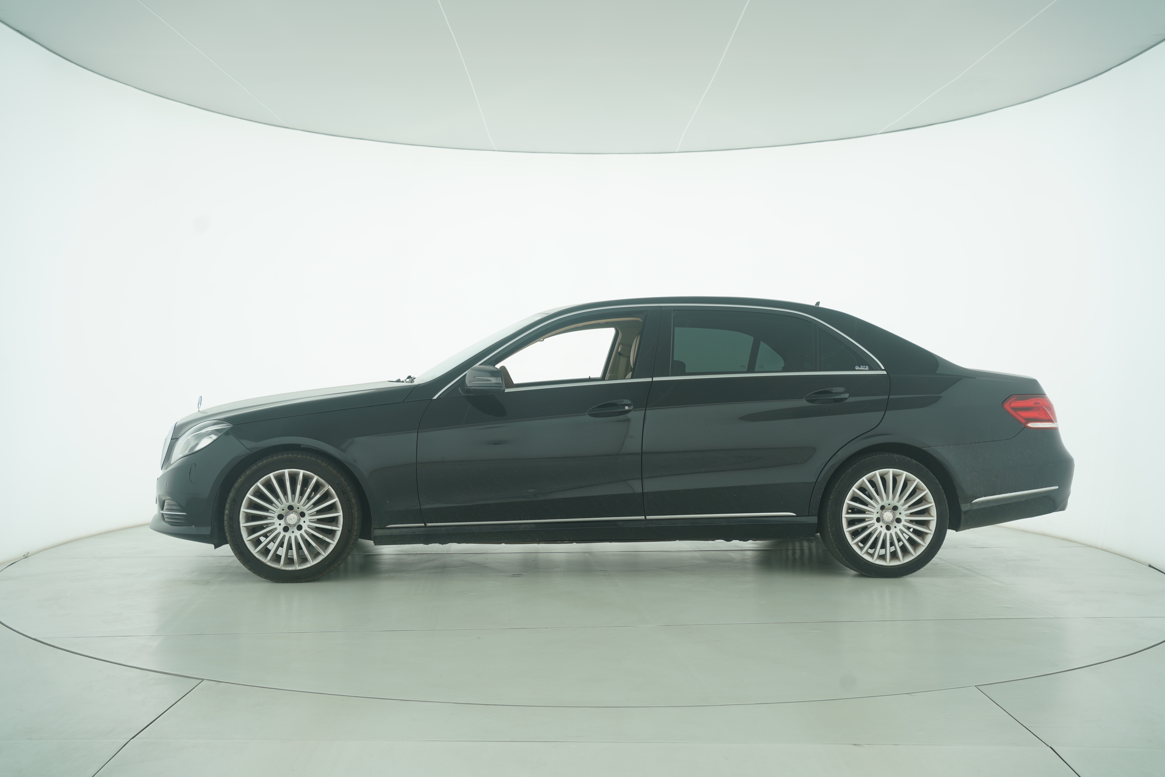 Mercedes Benz E-Class 2015 — фото 7